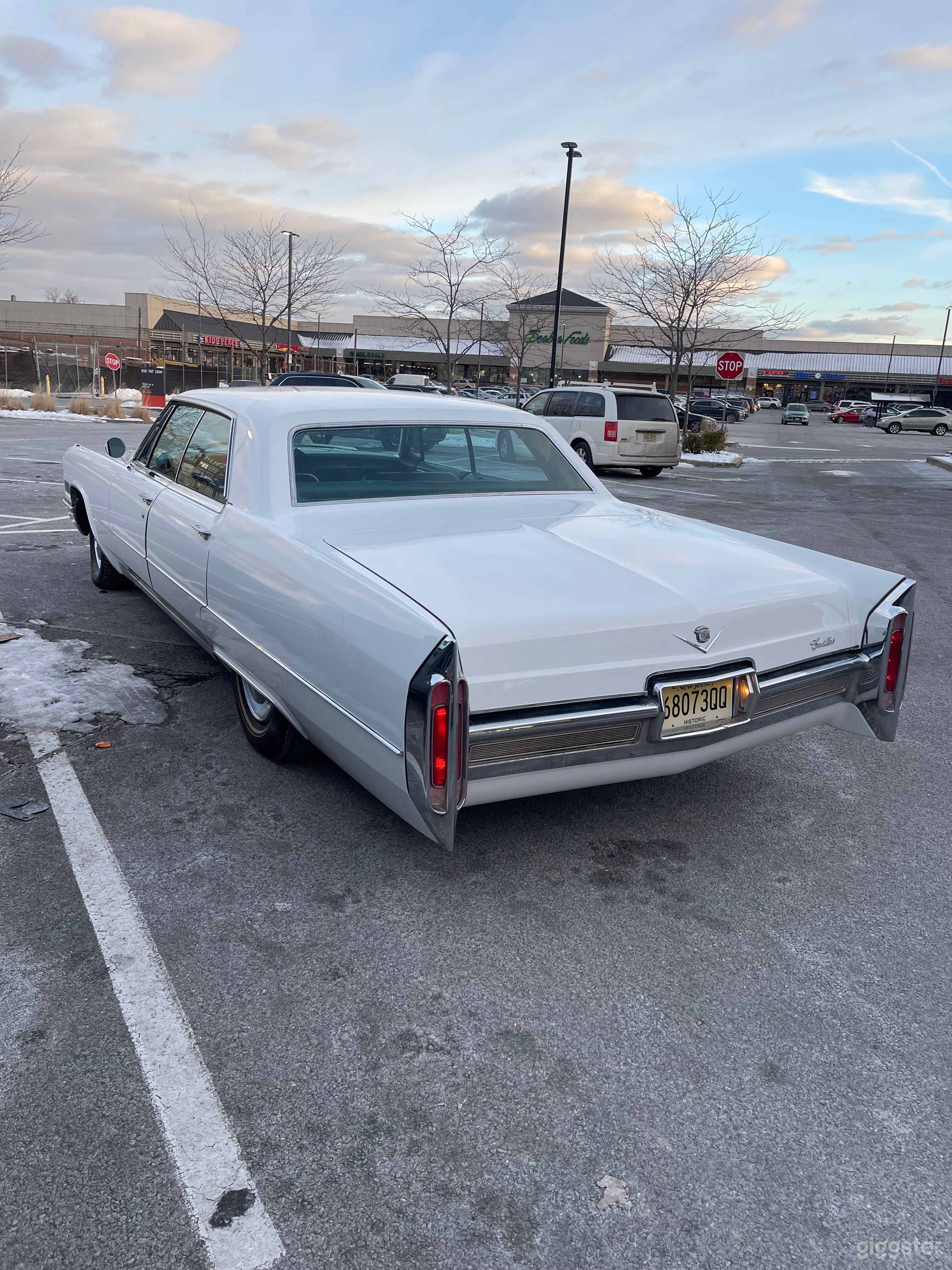 Beautiful classic car Cadillac 1966 Photo 1