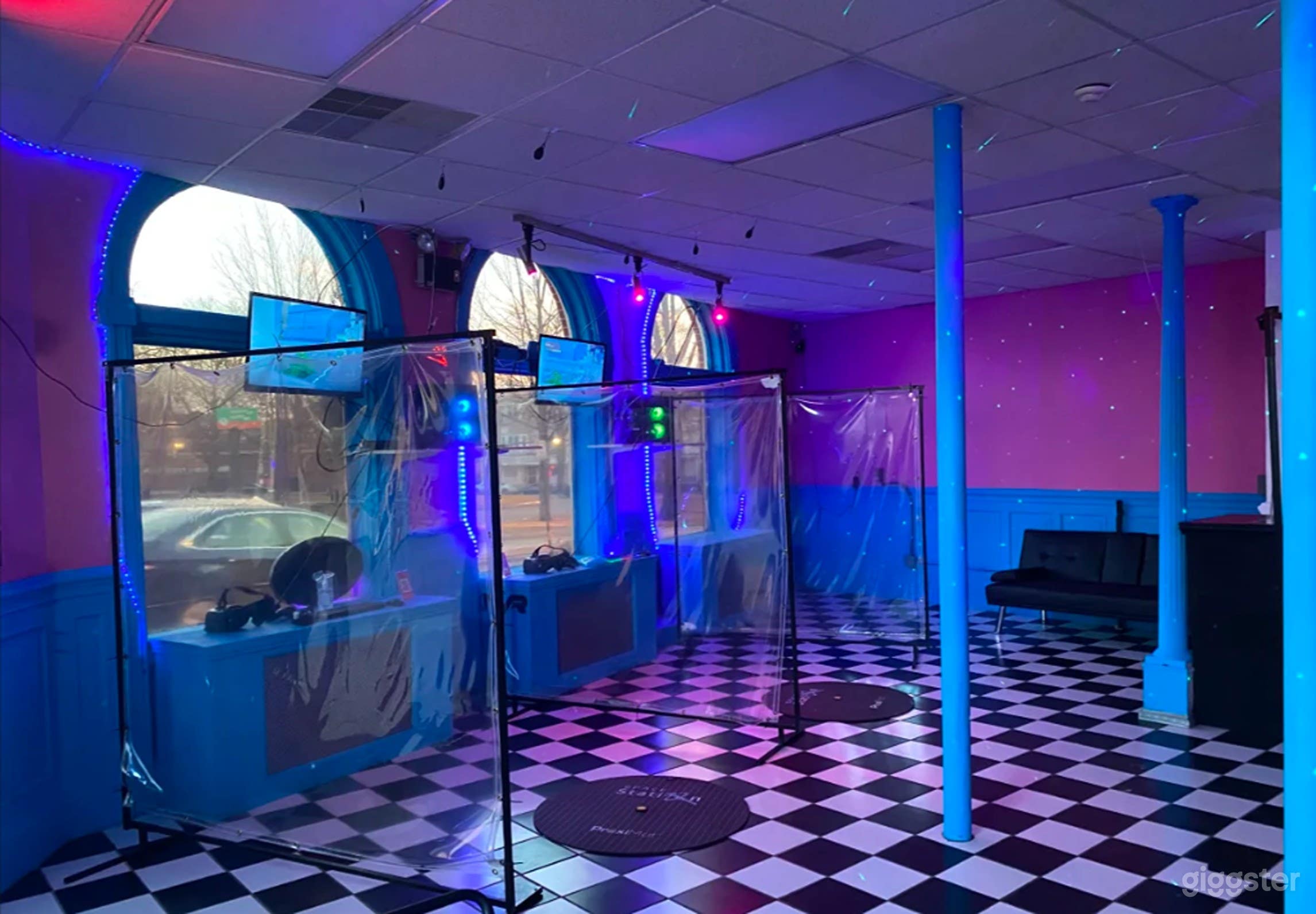 Virtual Reality Arcade and Bar Photo 2