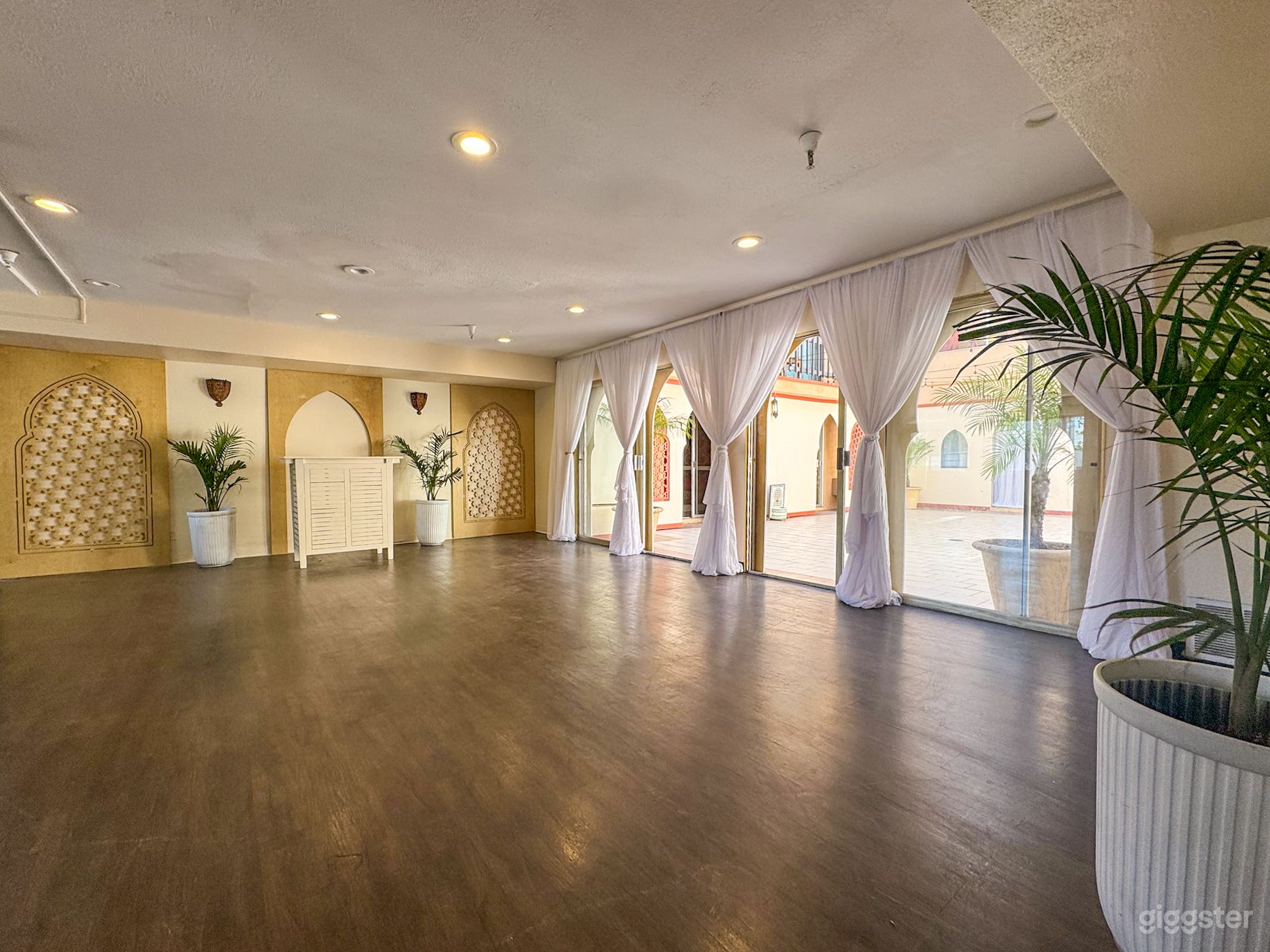 Urban, Open Spaced, Venue with Moroccan Vibes Photo 3