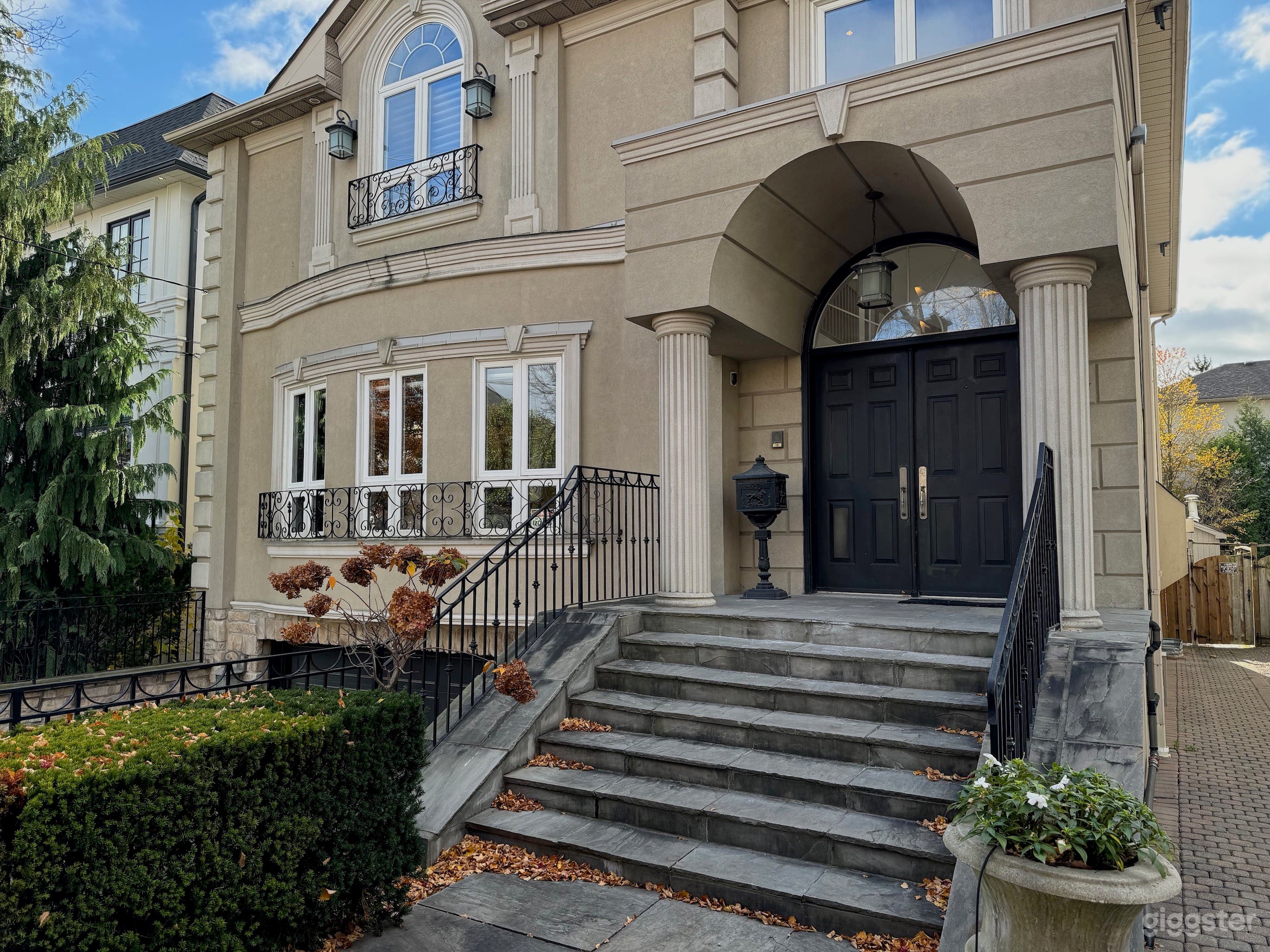 Gorgeous Modern Home with Offices Photo 1