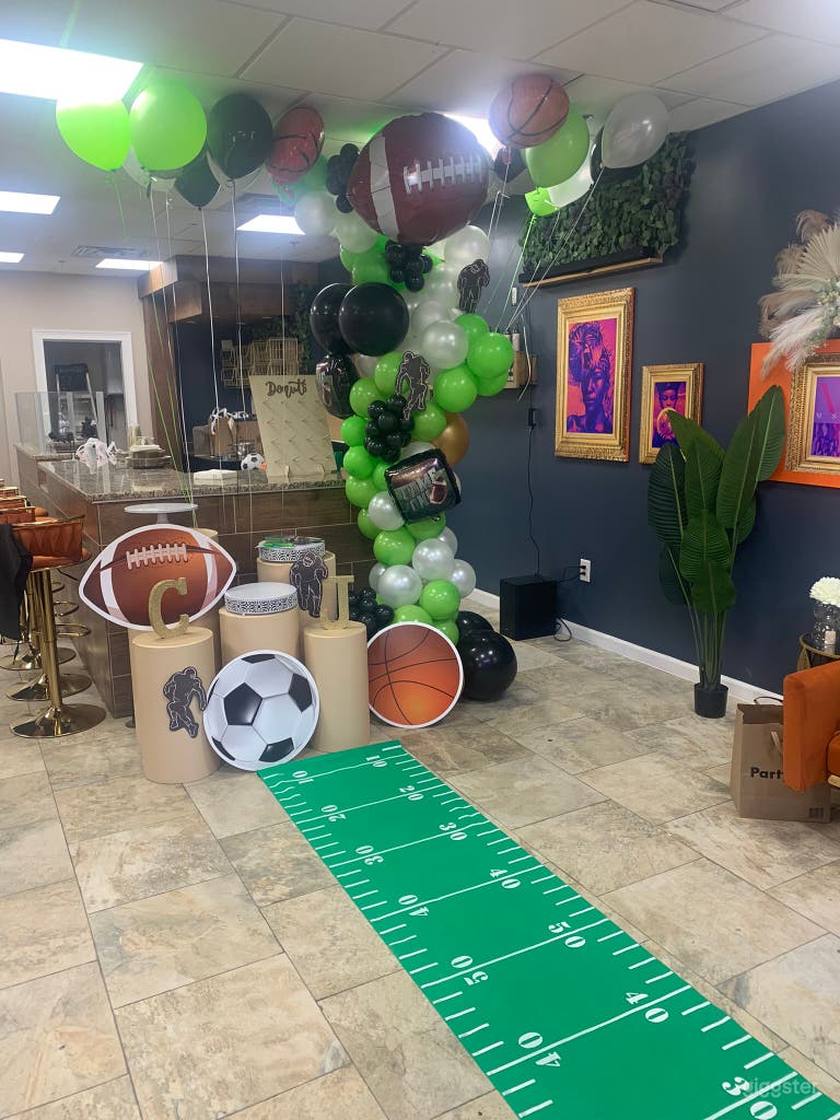  Cozy Intimate Space w/ Bar 