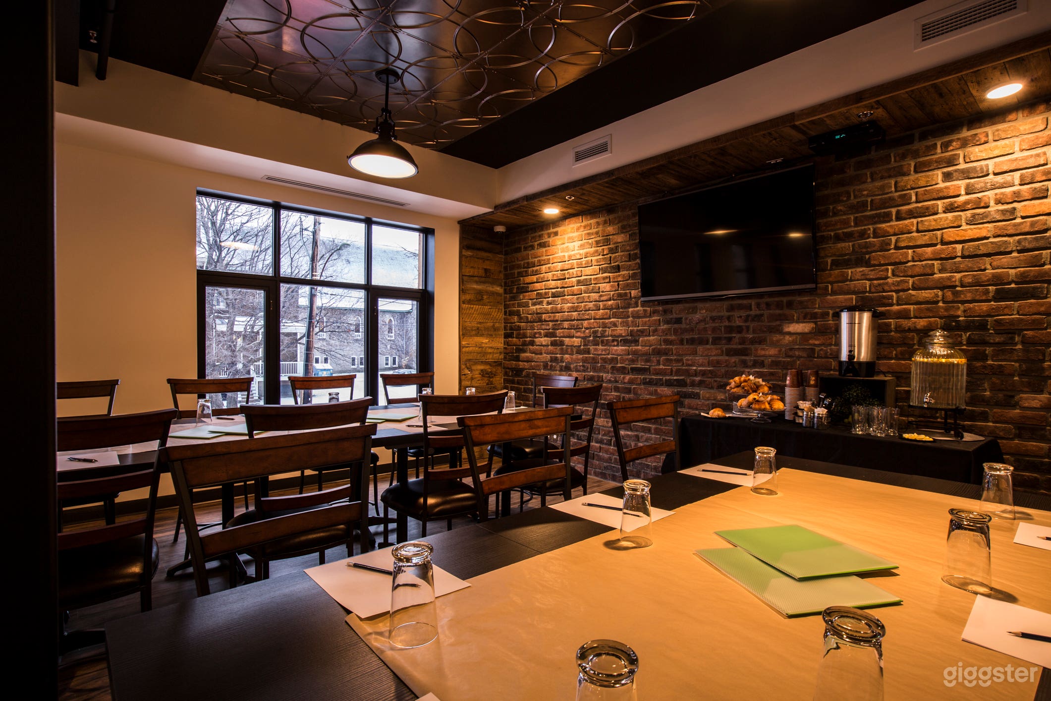 Modern Venue with On-Site Catering Photo 3