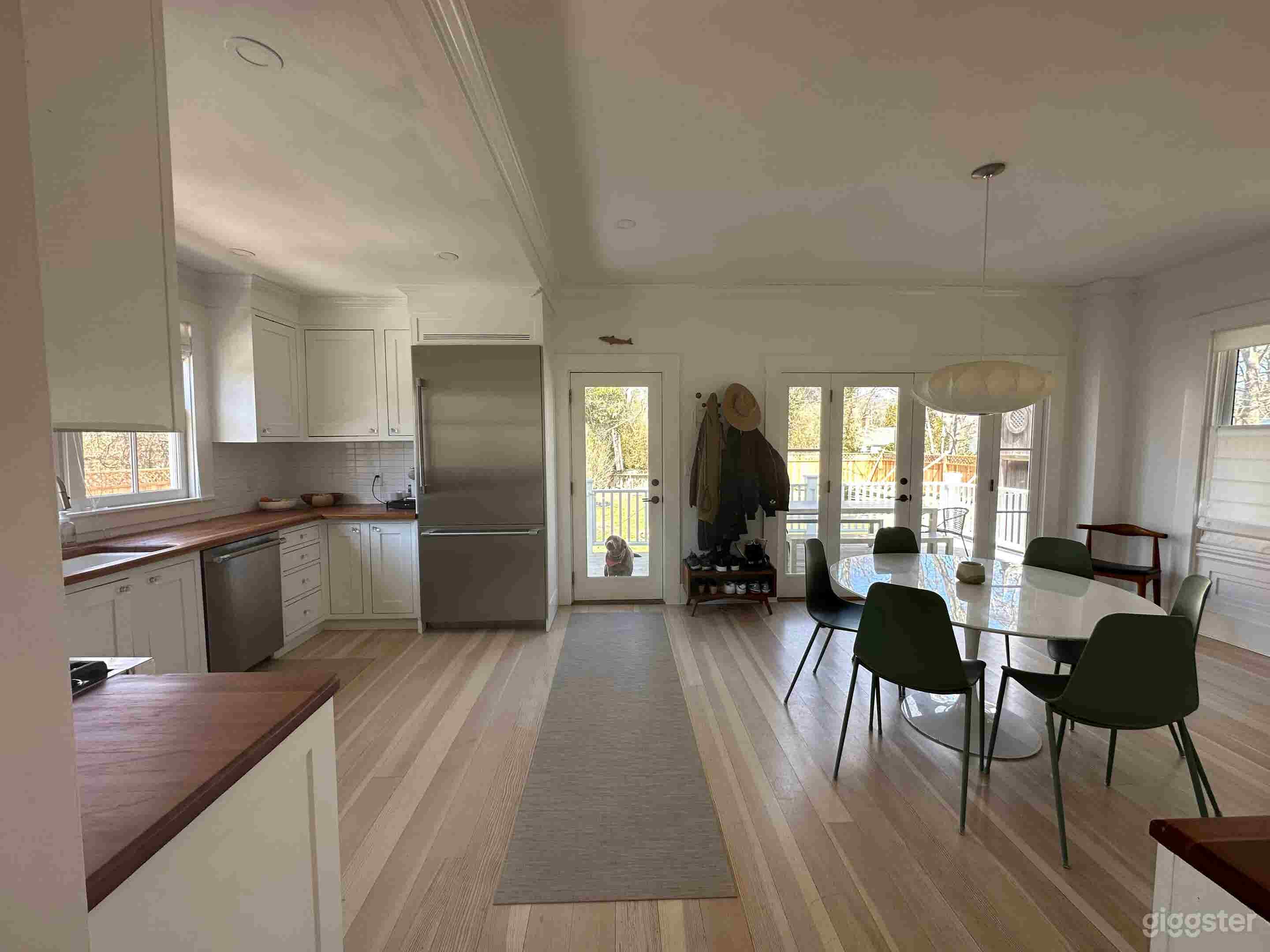 Renovated Modern home in Tisbury Photo 2