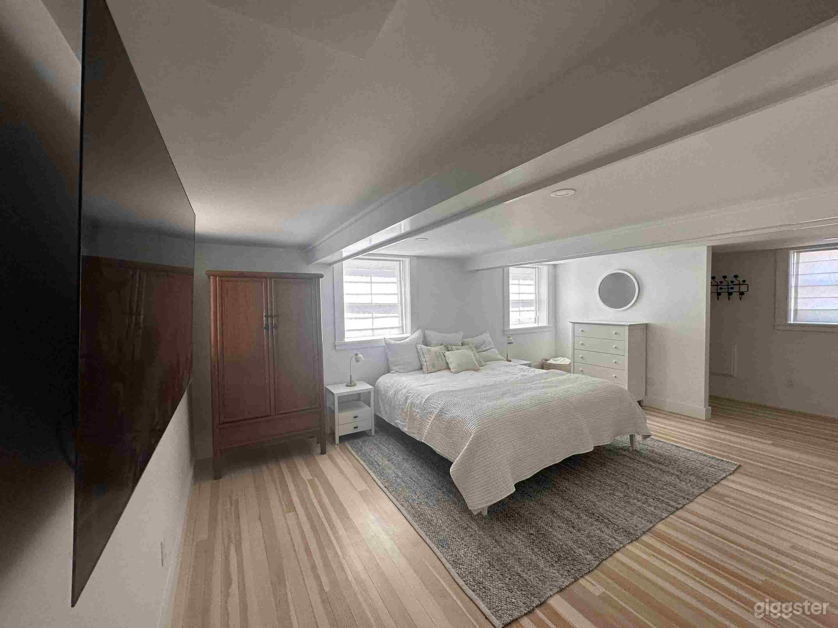 Renovated Modern home in Tisbury Photo 3