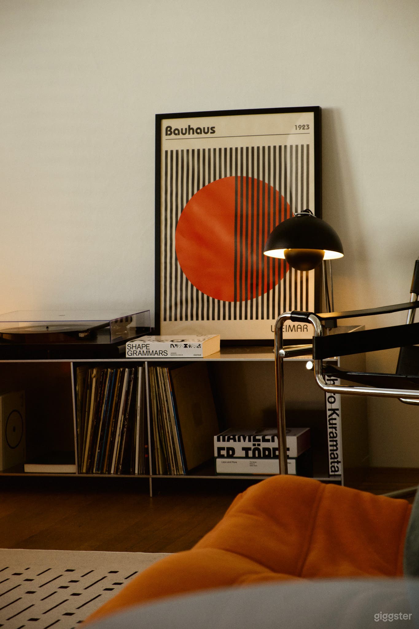 BauHaus inspired Apartment Studio Photo 4