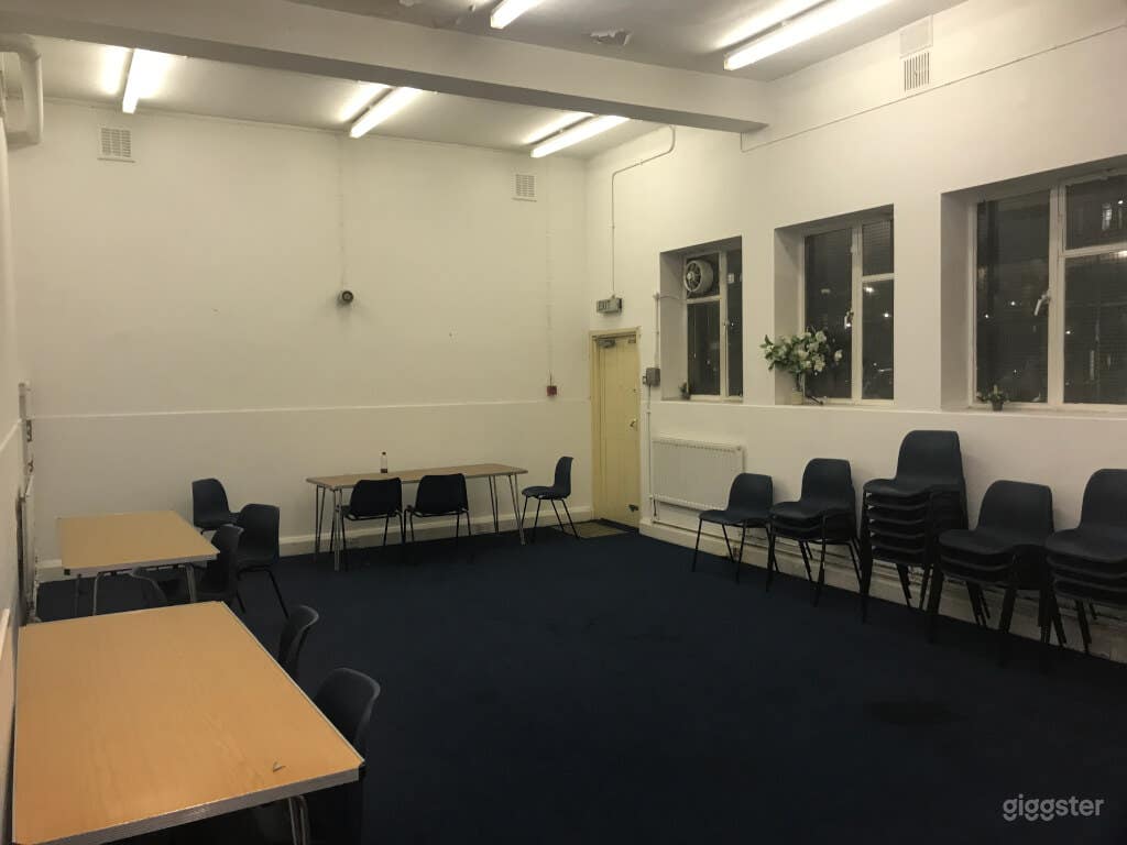 Film studio with lots of Parking Photo 1