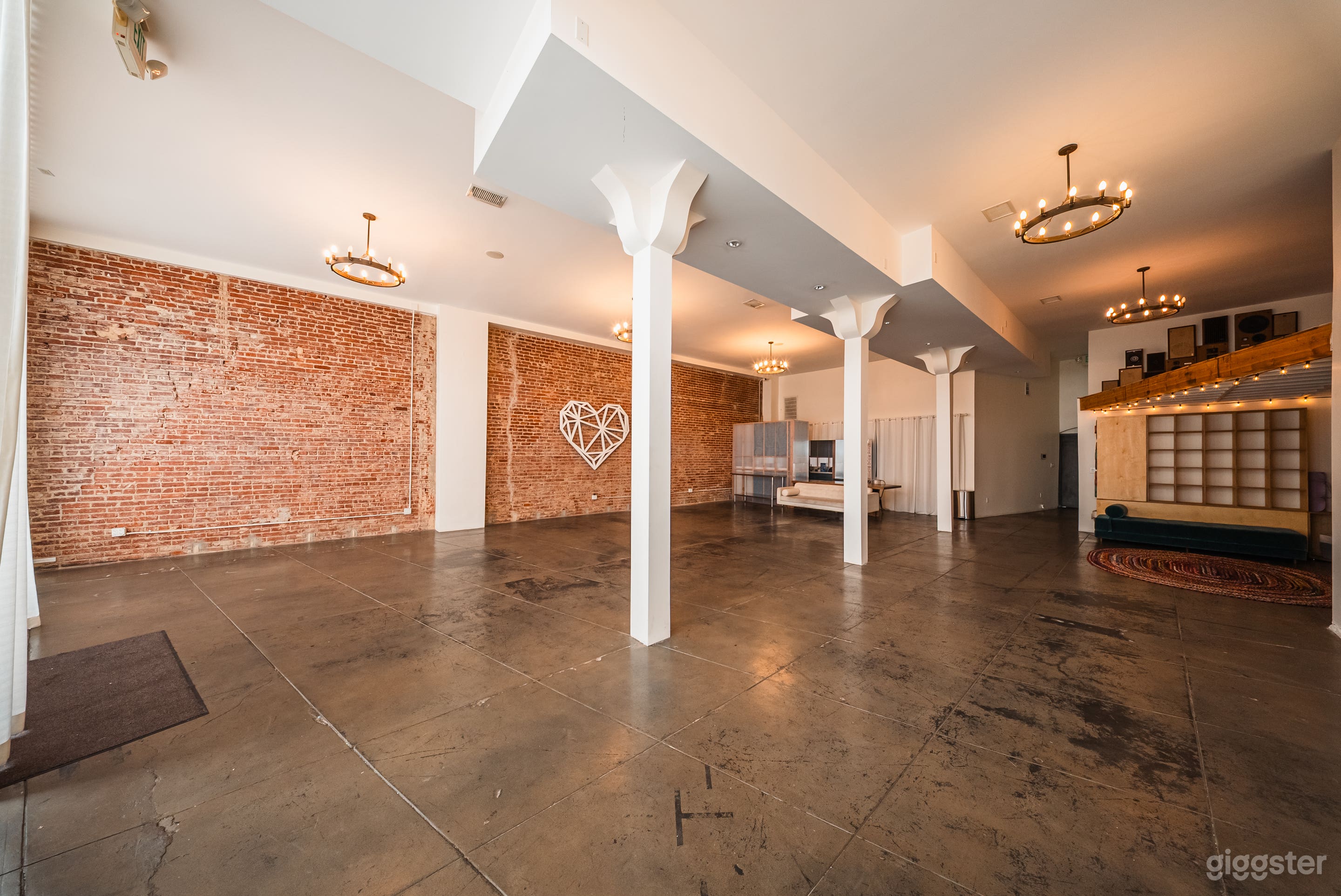 Beautiful Brick Studio & Event Space in Mid City Photo 2