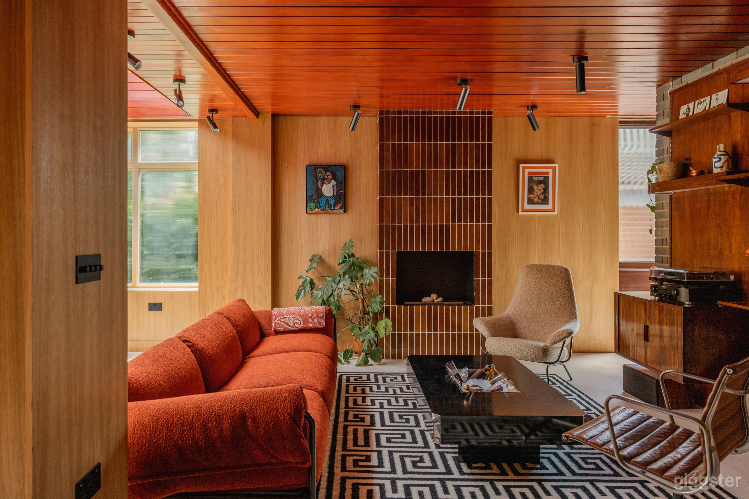 Mid-Century 1950s, 1960s, 1970s London Retro Photo 3