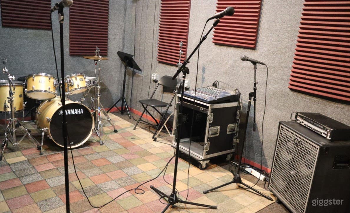 Fully Functioning Studio in LA Photo 3