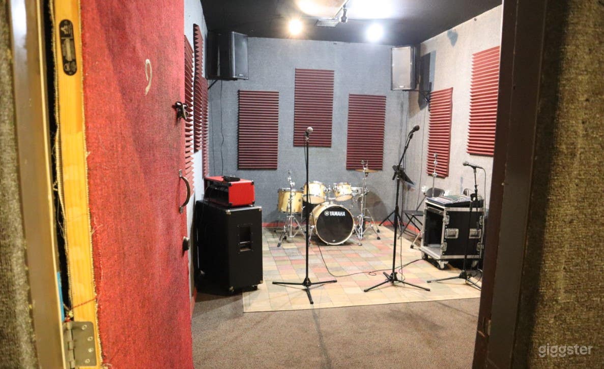 Fully Functioning Studio in LA Photo 2