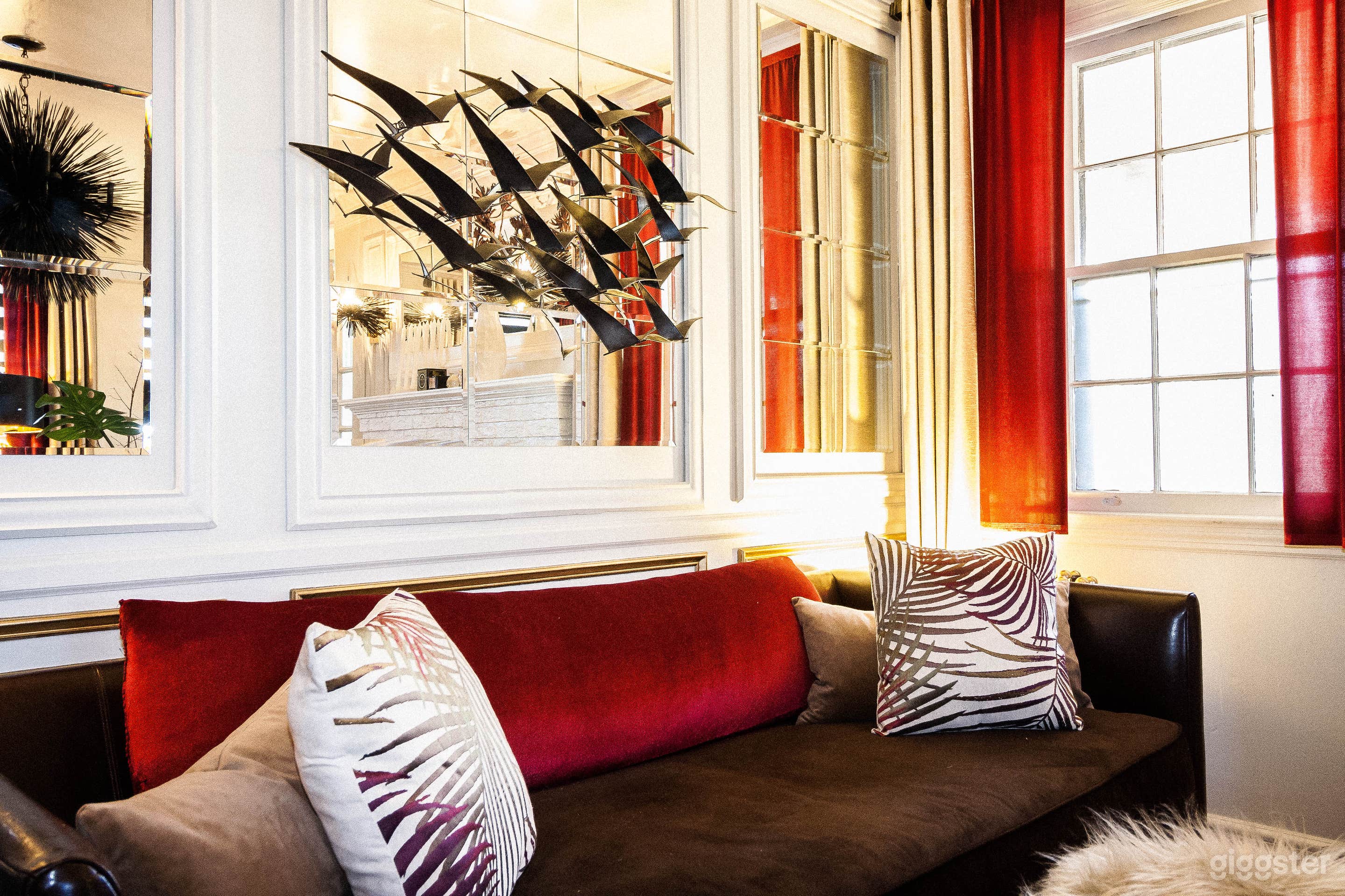 Glamorous, Cozy, Intimate Home Photo 2