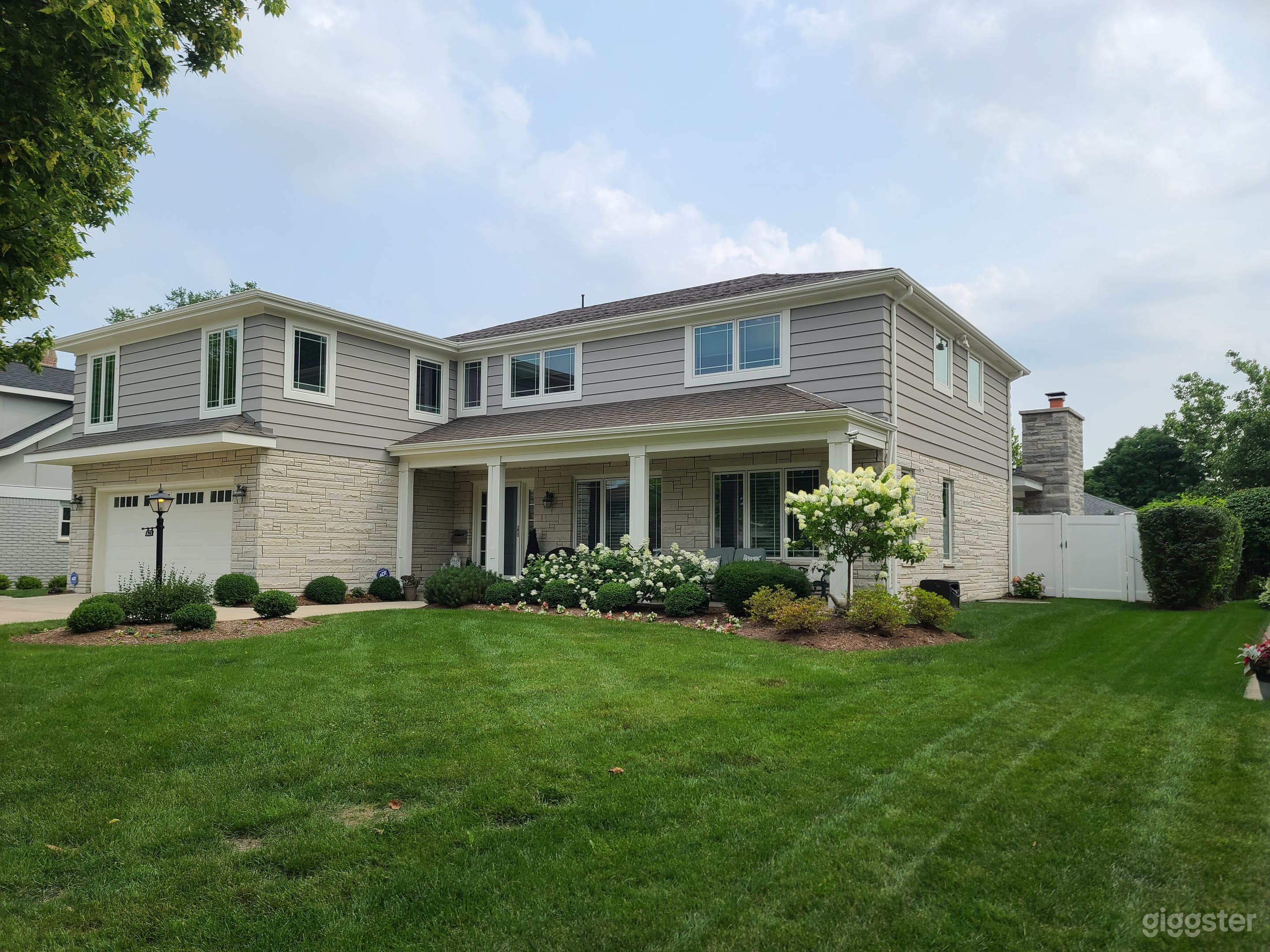 Two story in Chicago Suburb  Photo 1