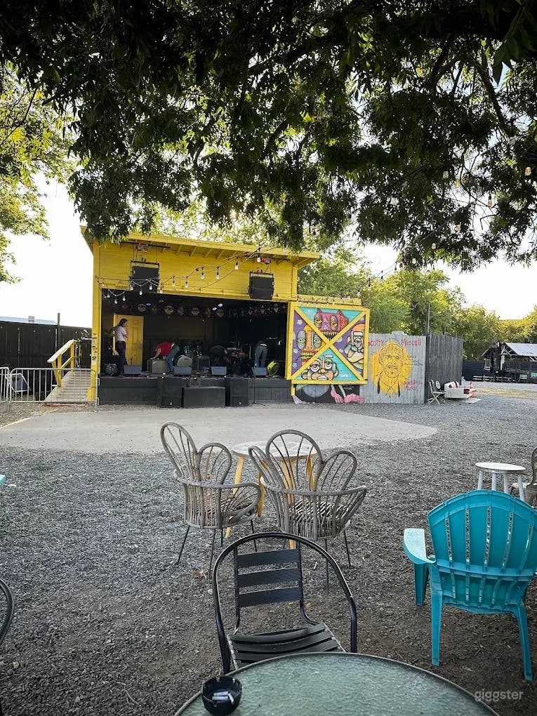  Unique Space w/ Indoor + Outdoor Bar & Live Music 