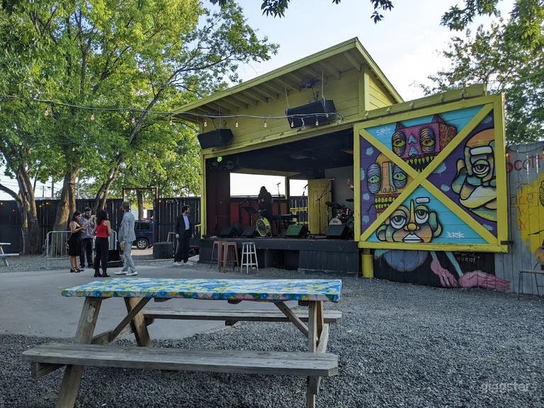  Unique Space w/ Indoor + Outdoor Bar & Live Music 