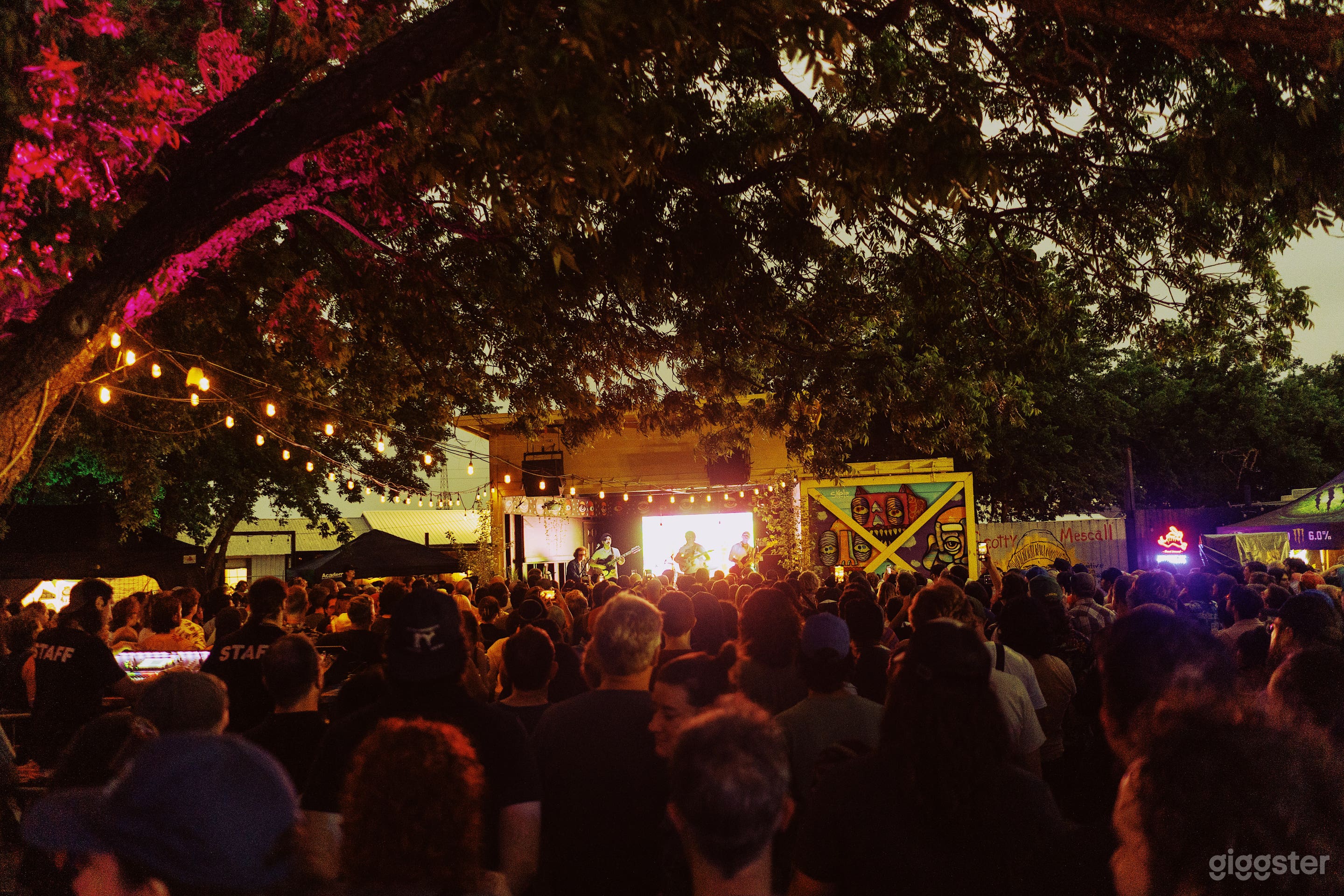 Unique Space w/ Indoor + Outdoor Bar &amp; Live Music Photo 3