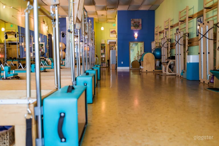  View to back of studio from entrance. 