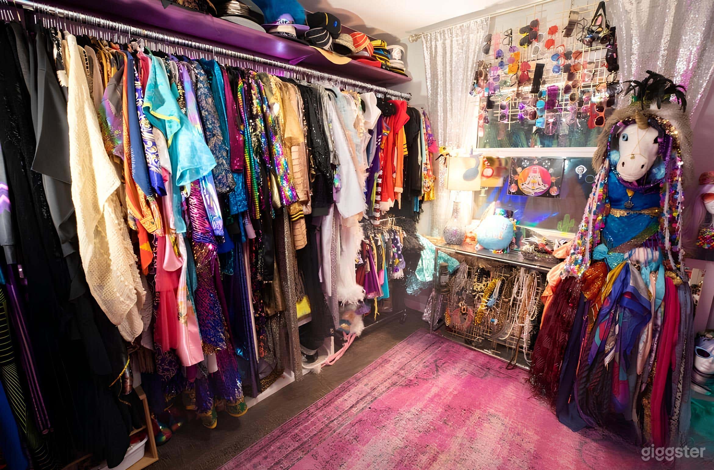 Vibrant Home, Costume Closet, Colorful Yard & Pool Photo 4