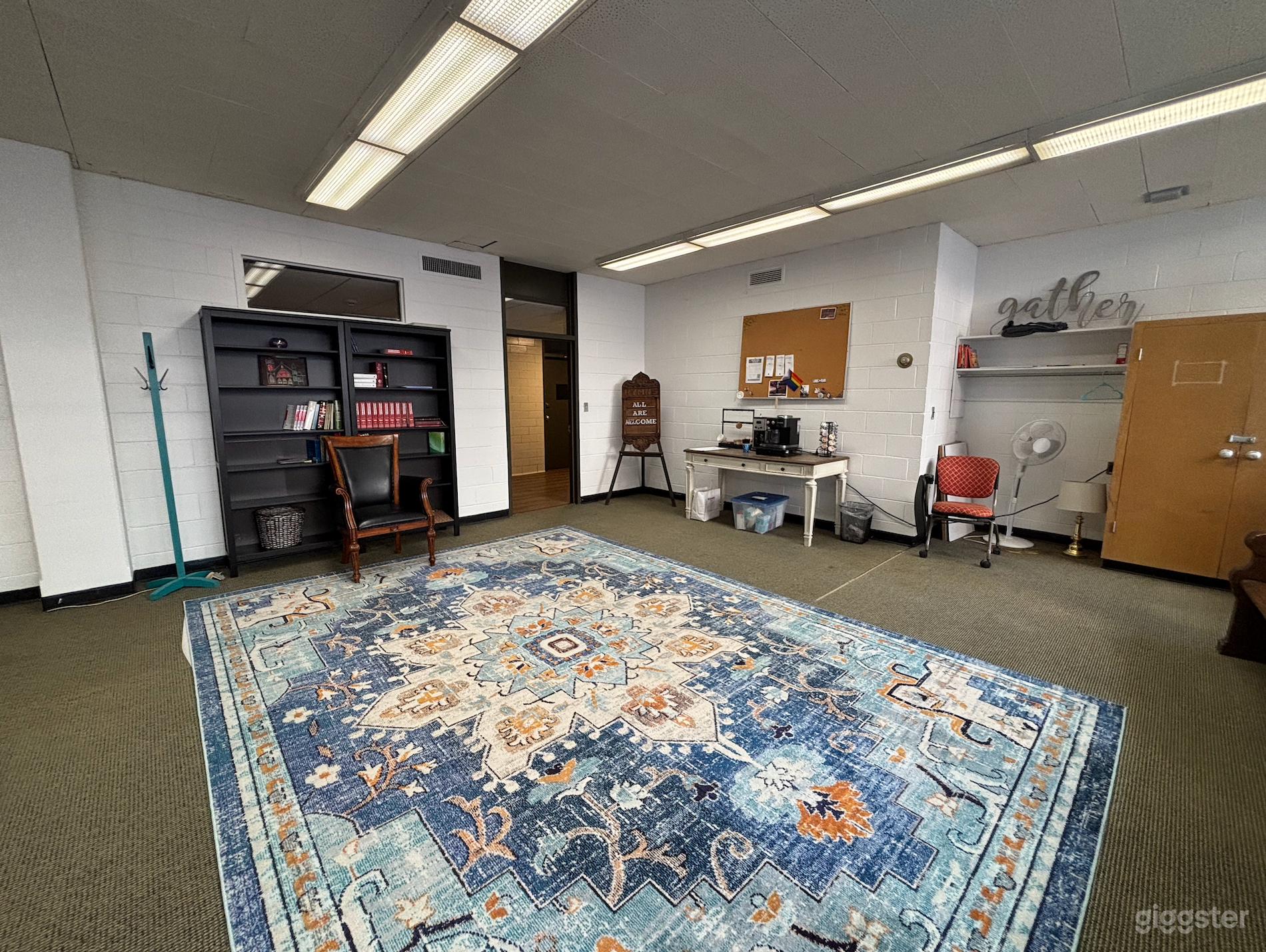 The Gathering Room Photo 4