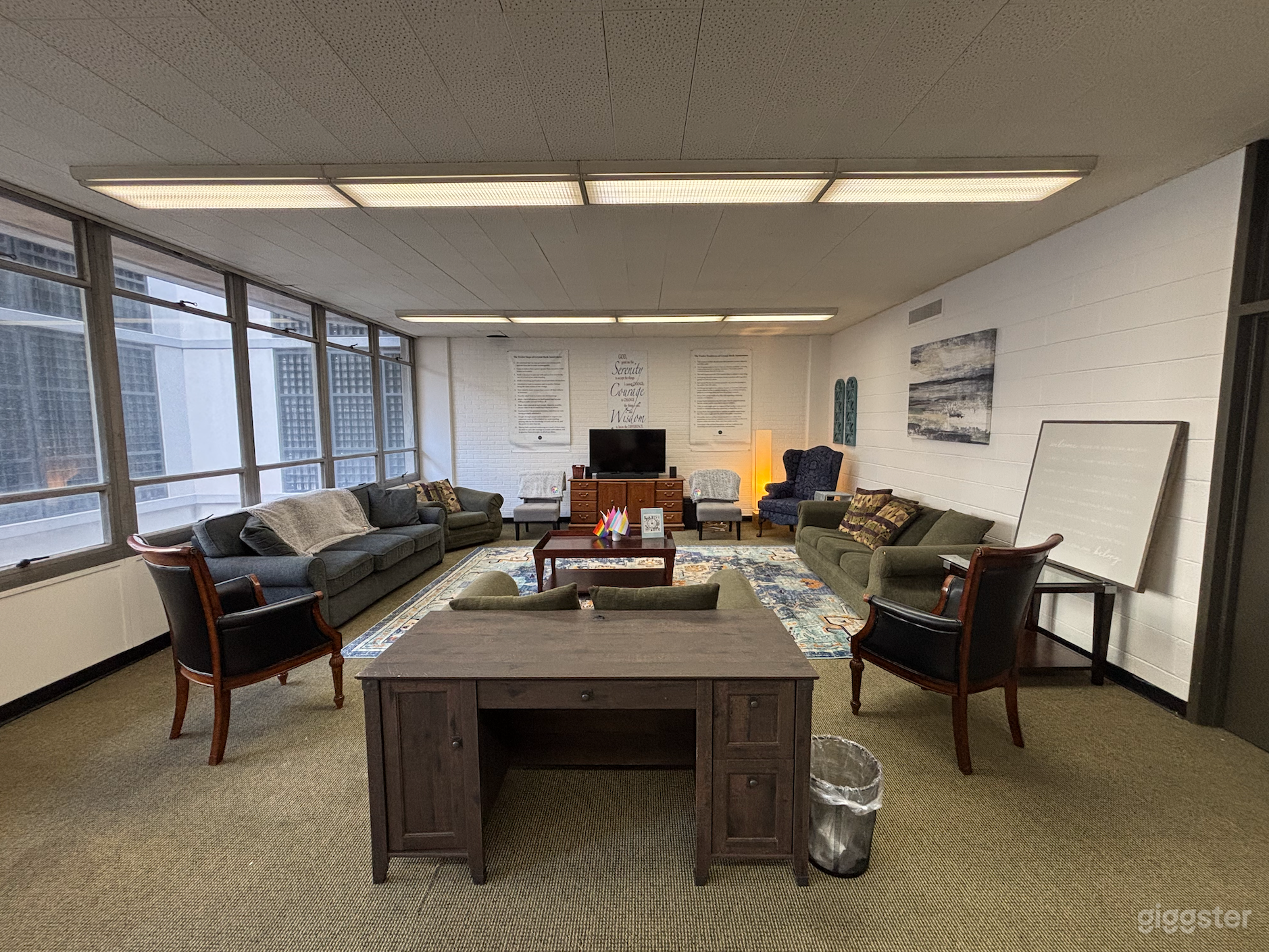 The Gathering Room Photo 1