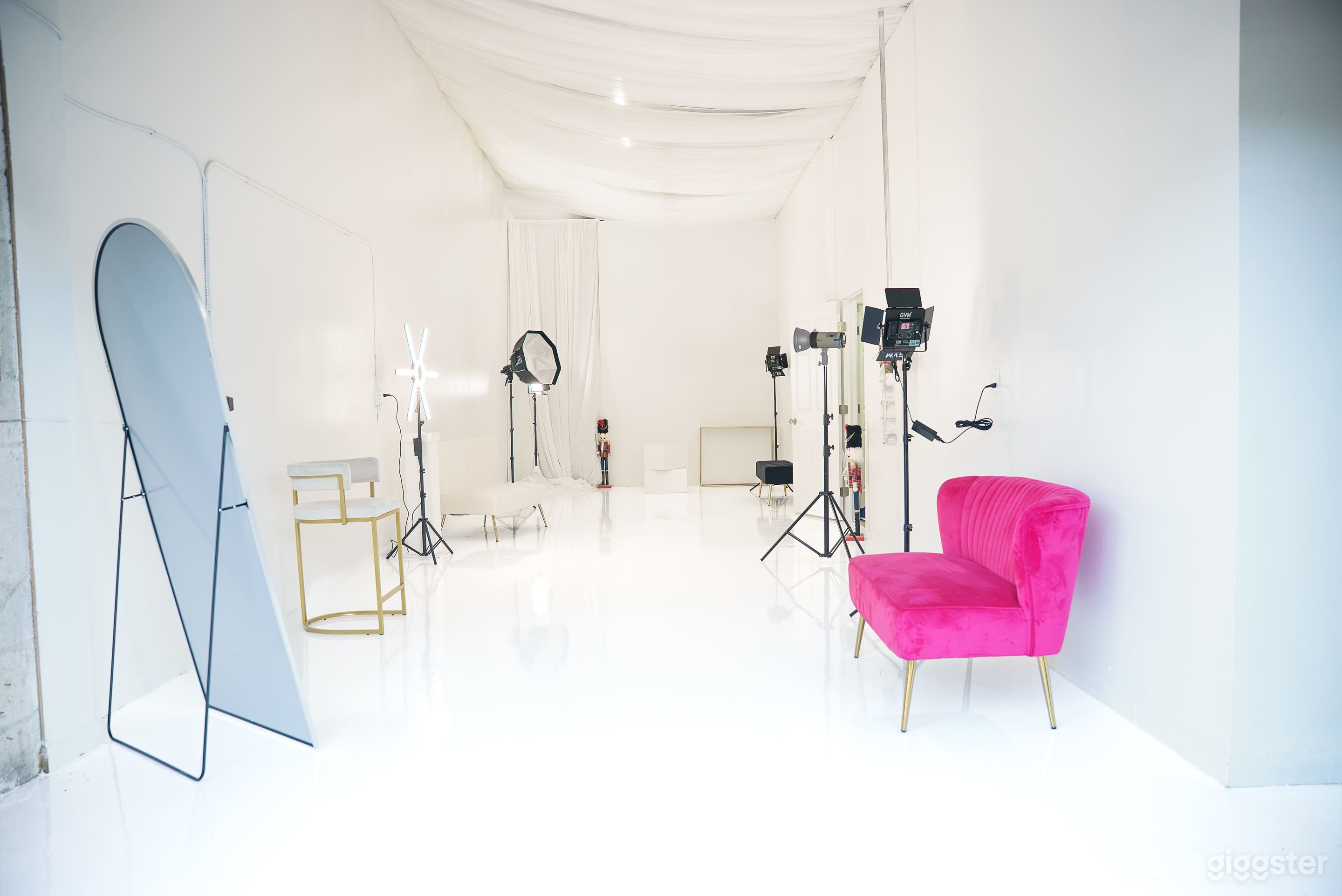Creative Studio in Northern Palm Beach County Photo 4