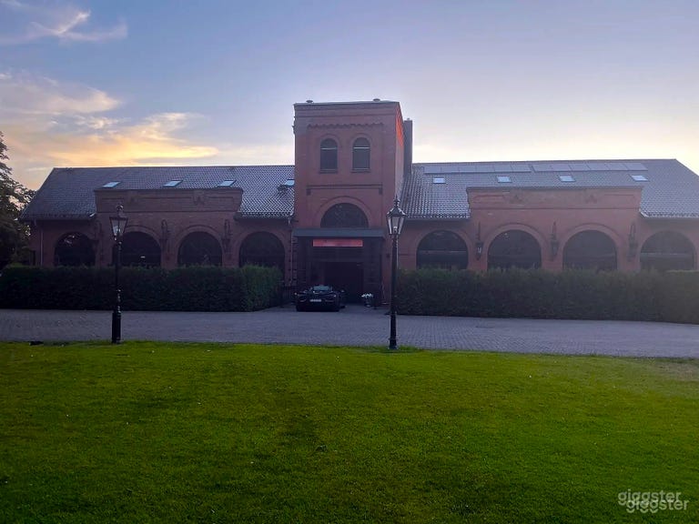  Historischer Industrie-Veranstaltungsraum mit elegantem Interieur + Loft 