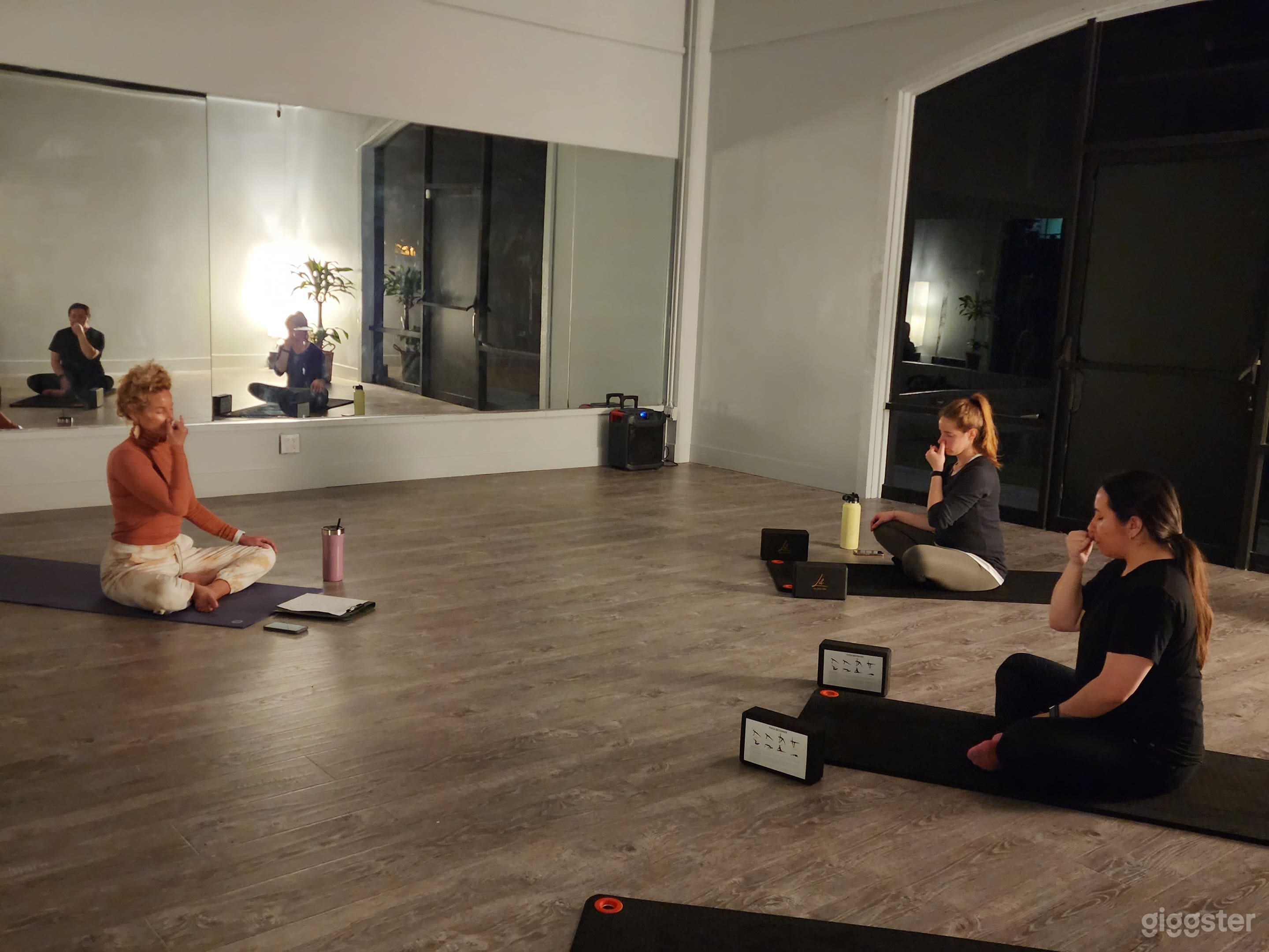 Fitness studio for gym or yoga Photo 4