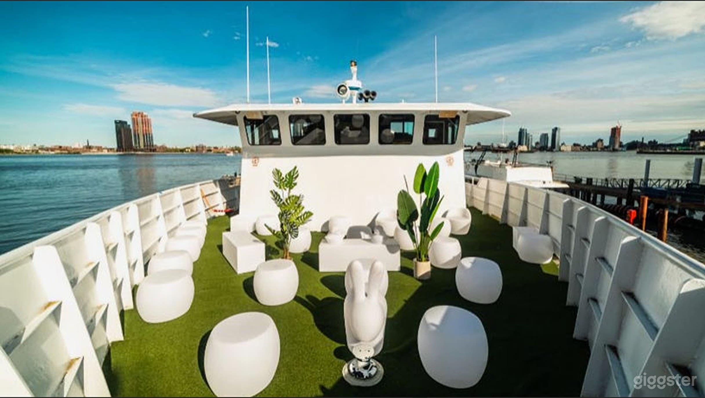 Open-Air Upper Deck with Panoramic Skyline Views Photo 1