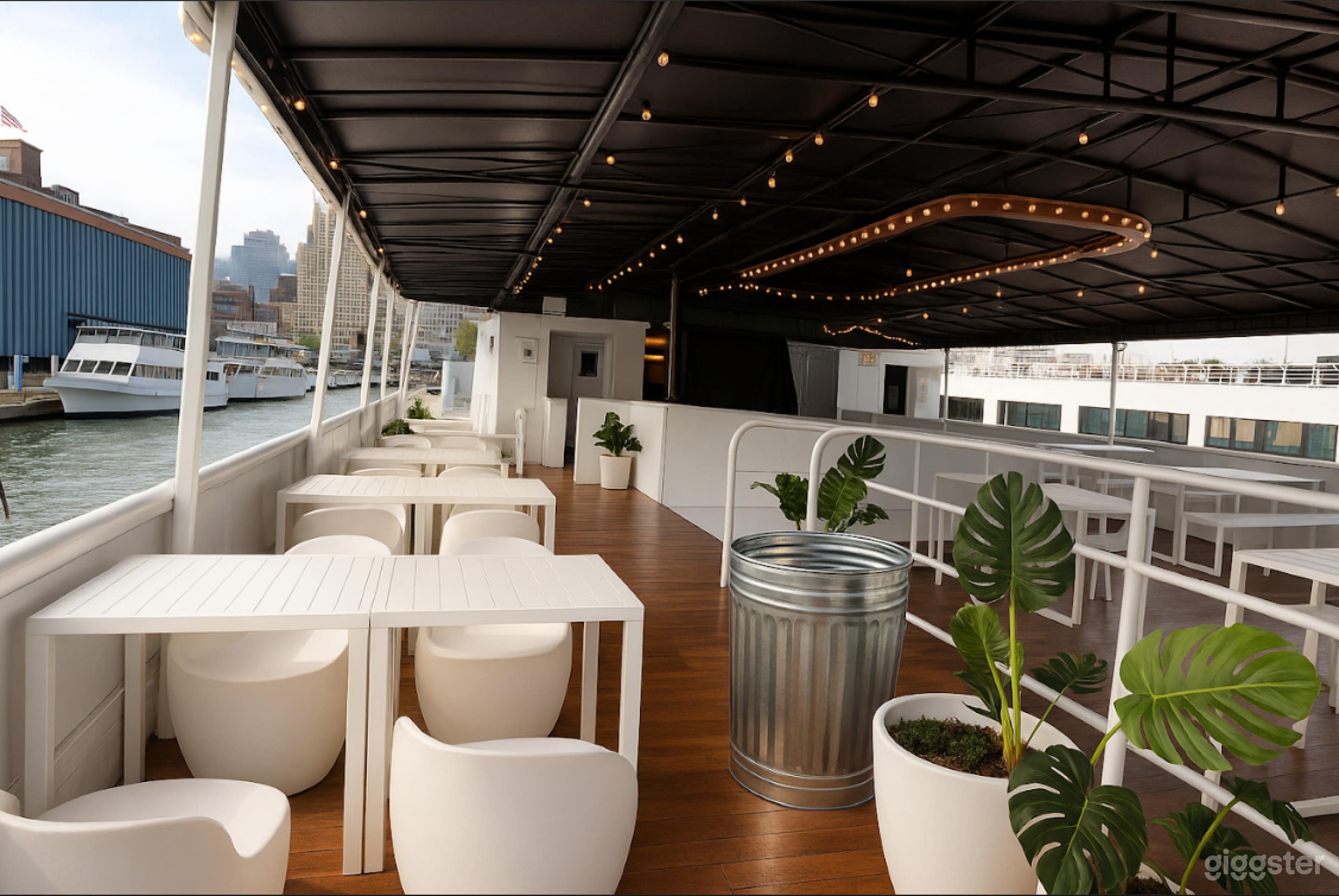 Open-Air Upper Deck with Panoramic Skyline Views Photo 4