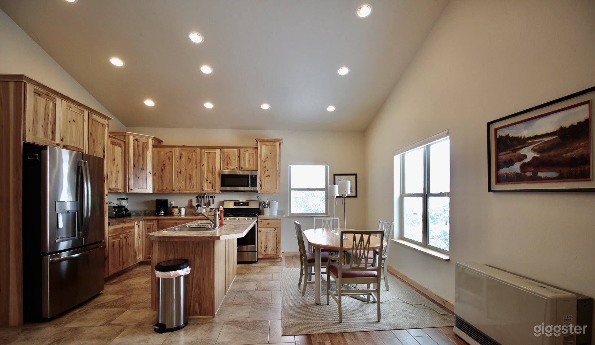 Upper Ranch - 100 Acre Mountain Views Photo 4