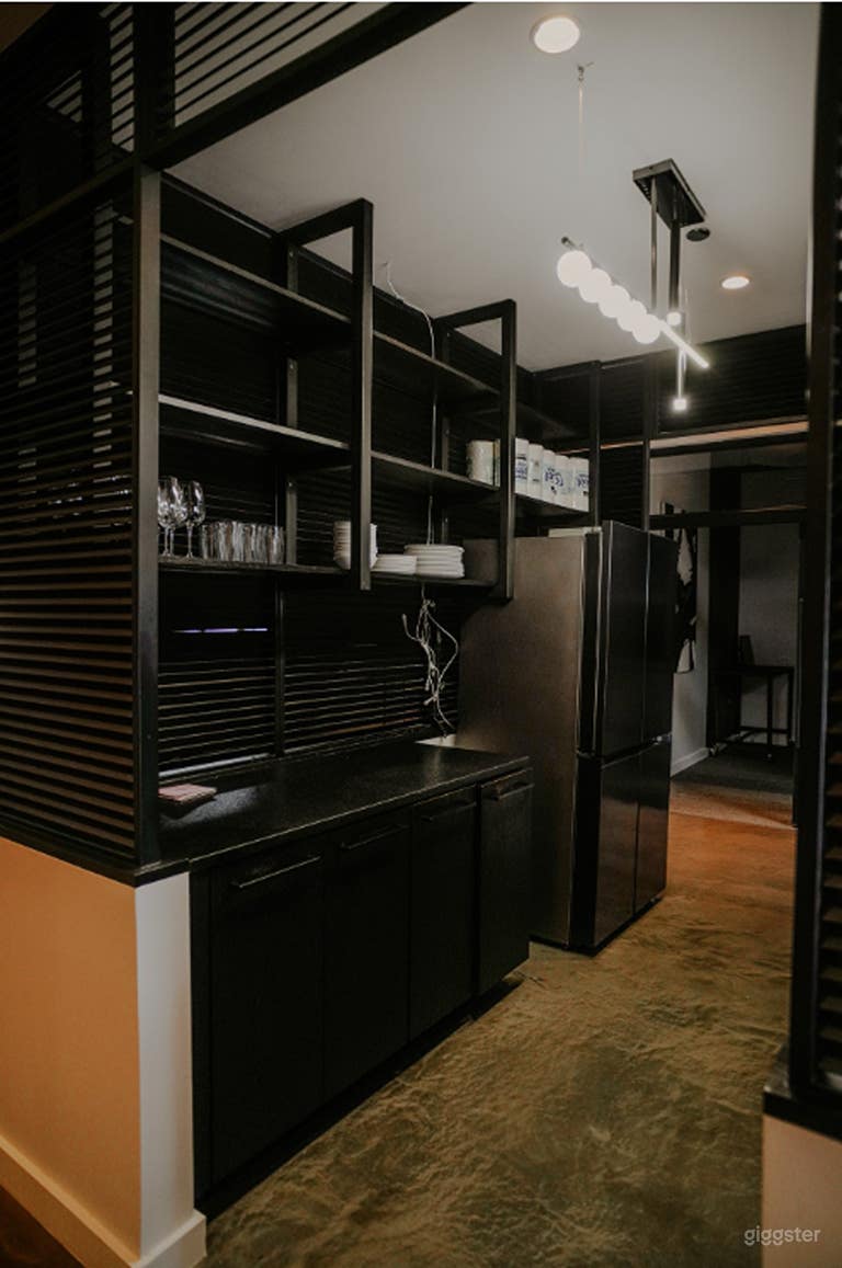  Salle à manger de bureau élégante avec sièges communs modernes 
