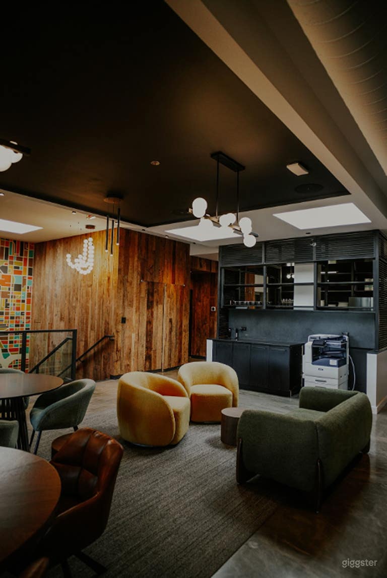  Salle à manger de bureau élégante avec sièges communs modernes 