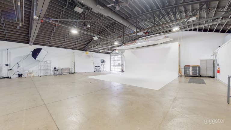  A clean, functional, spacious rental studio 