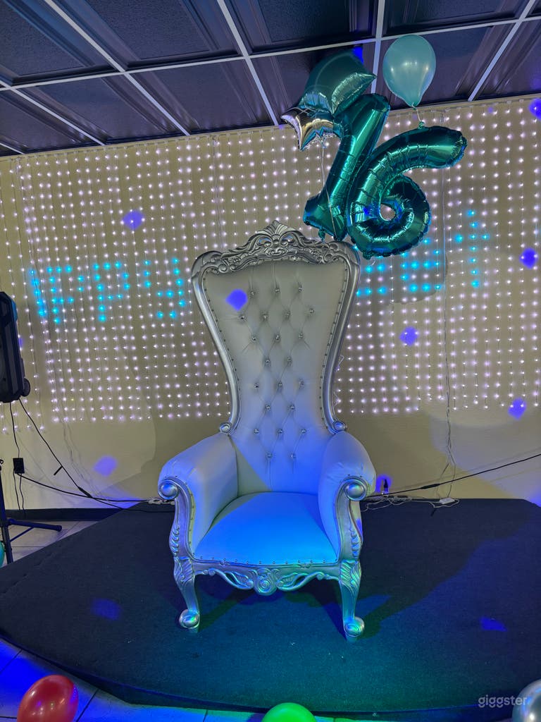  Beautiful Intimate Banquet Hall 