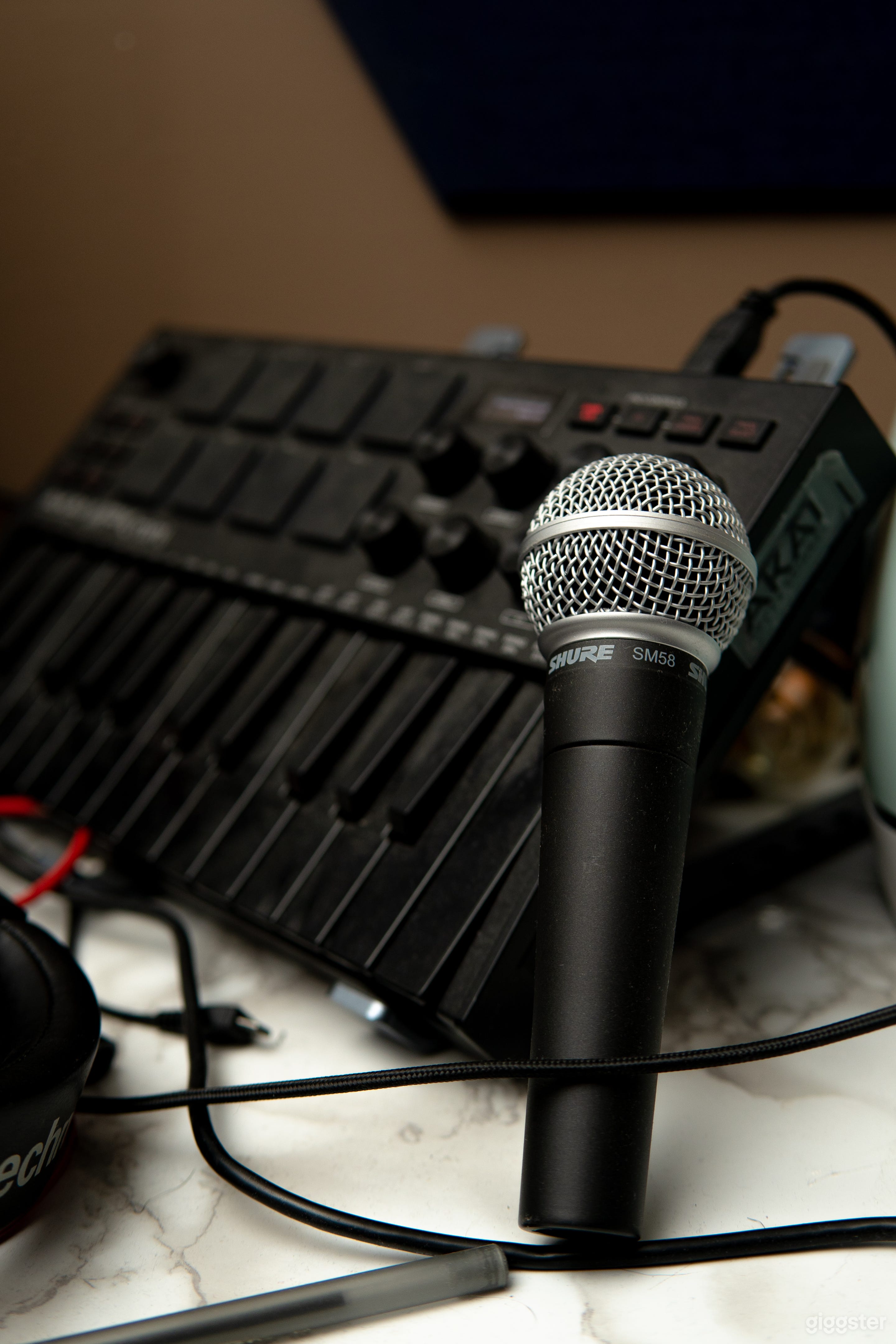 Private w Equipment's Recording Studio Photo 1