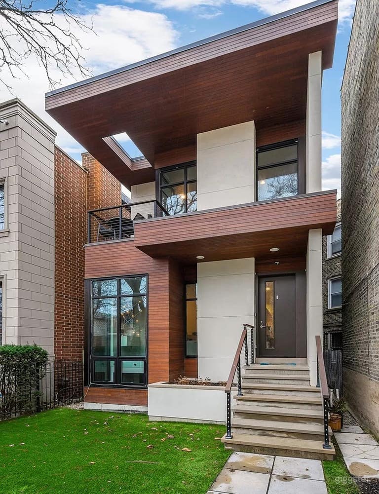  Modern Luxury Home, Spacious Rooftop Deck with Pool and Amazing City Views 