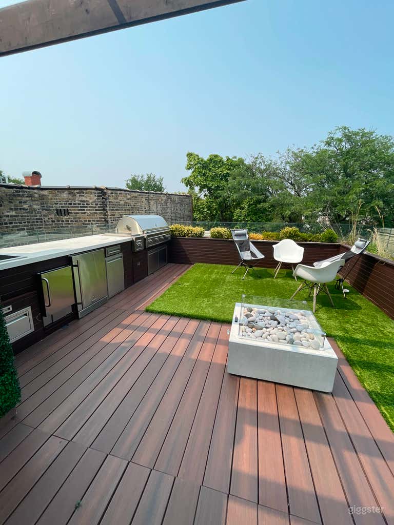  Modern Luxury Home, Spacious Rooftop Deck with Pool and Amazing City Views 