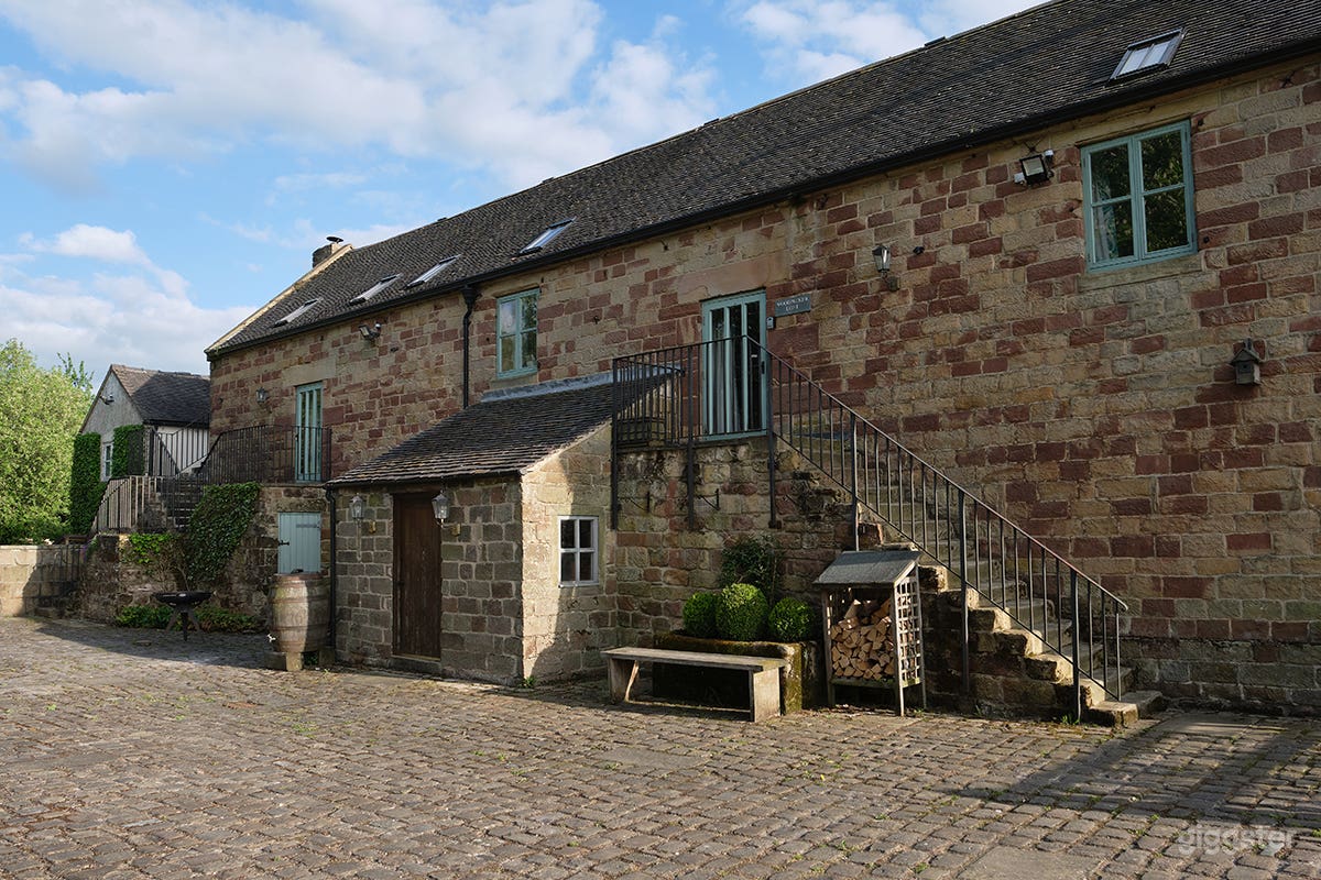 Large Barn Conversion for Events and Photoshoots Photo 3