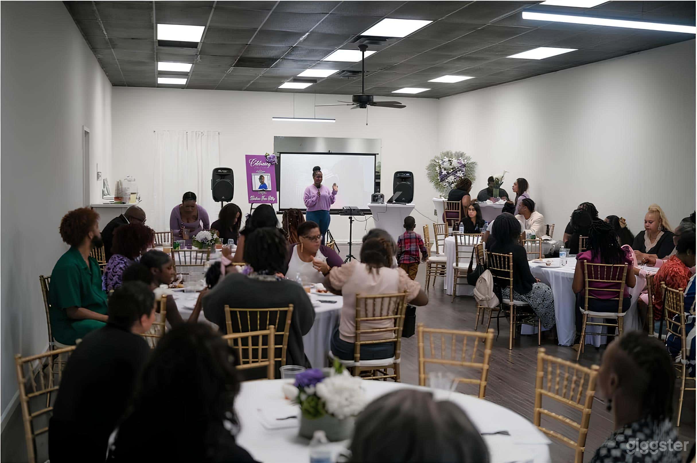 Modern Venue in Metro ATL (w/ Private Room &amp; Kitchenette Photo 4