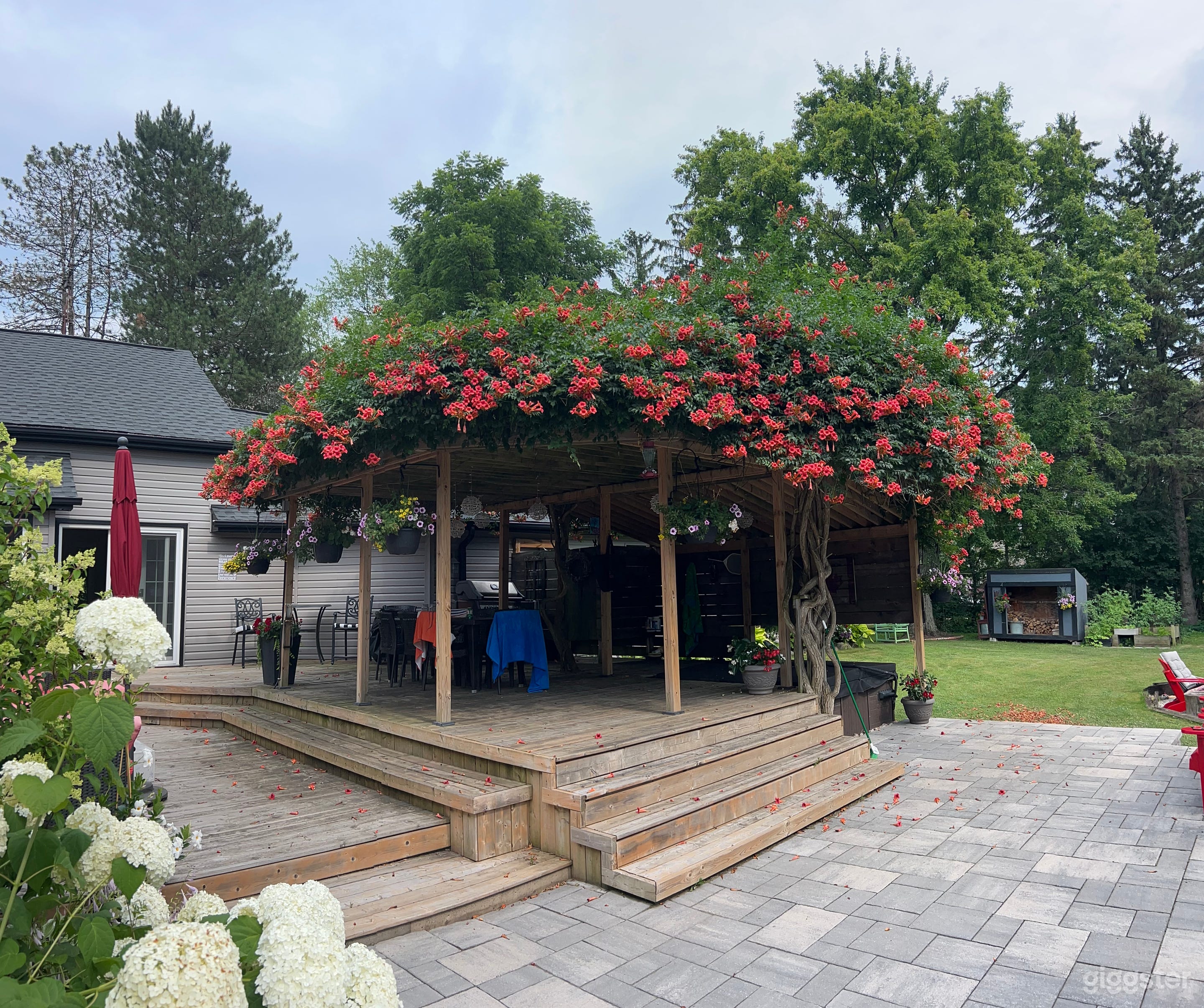 A Recreational retreat in a stunning country backyard Photo 4