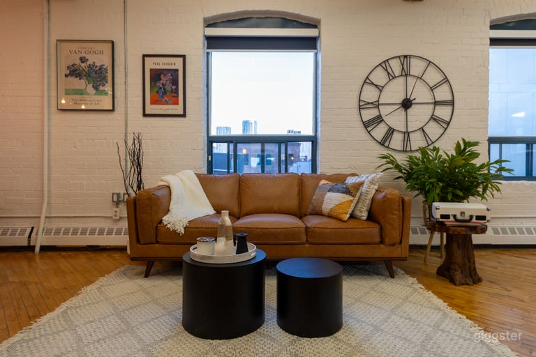  Creative Studio in Downtown Toronto (CN Tower View) 