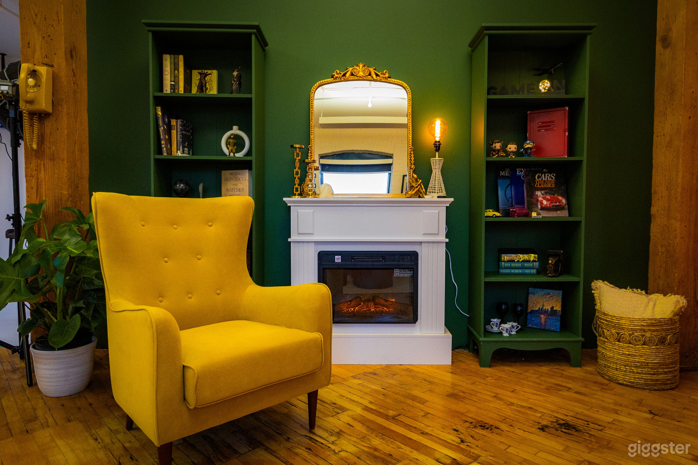 Creative Studio in Downtown Toronto (CN Tower View) Photo 1