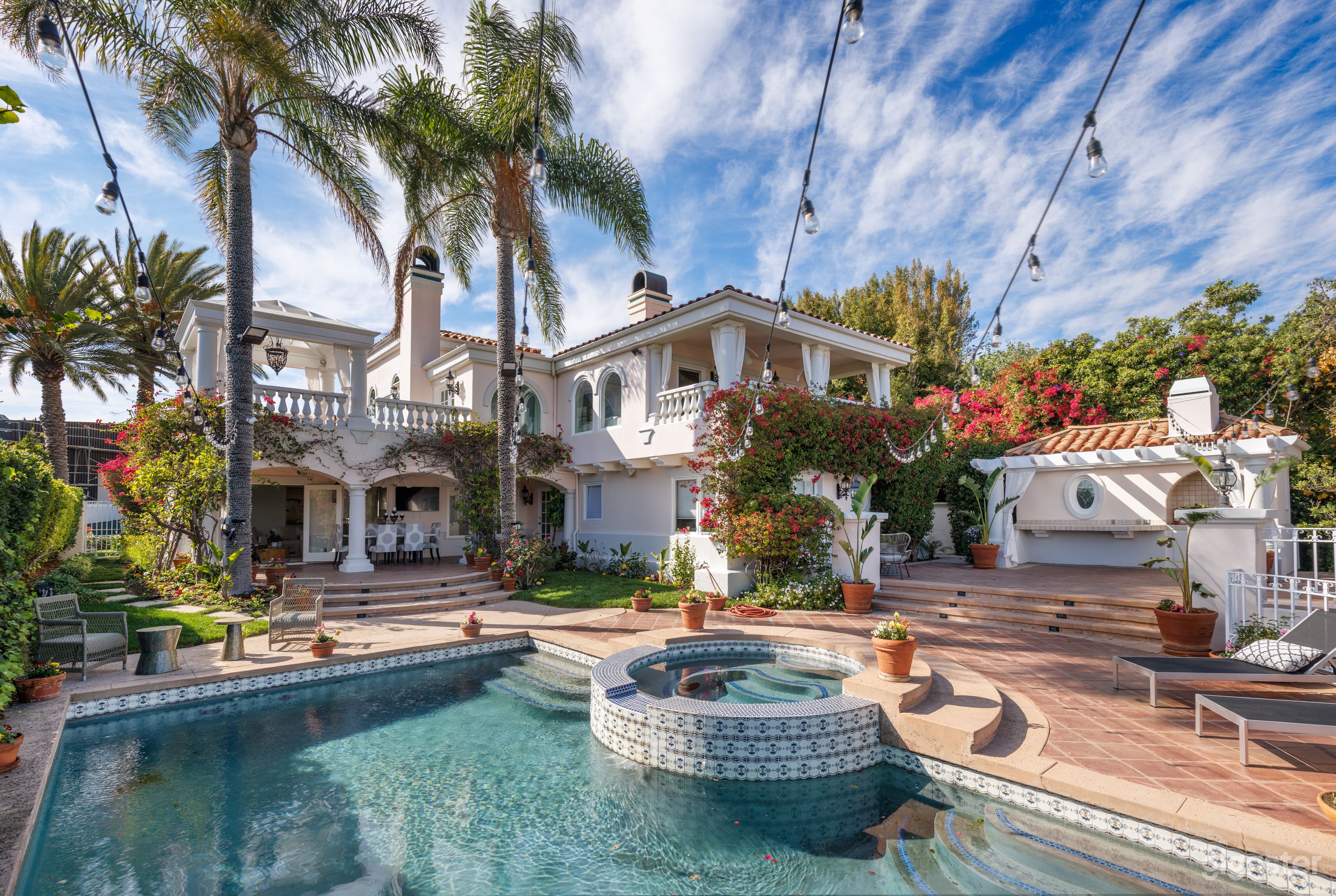 OLD HOLLYWOOD VILLA WITH VIEWS, ARCHES &amp; ROMANCE Photo 2