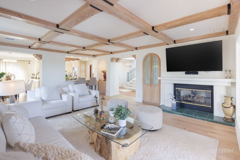  OLD HOLLYWOOD VILLA WITH VIEWS, ARCHES & ROMANCE 