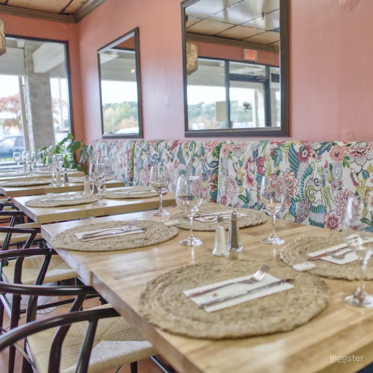  Charming Botanical Dining Room for Intimate Events 