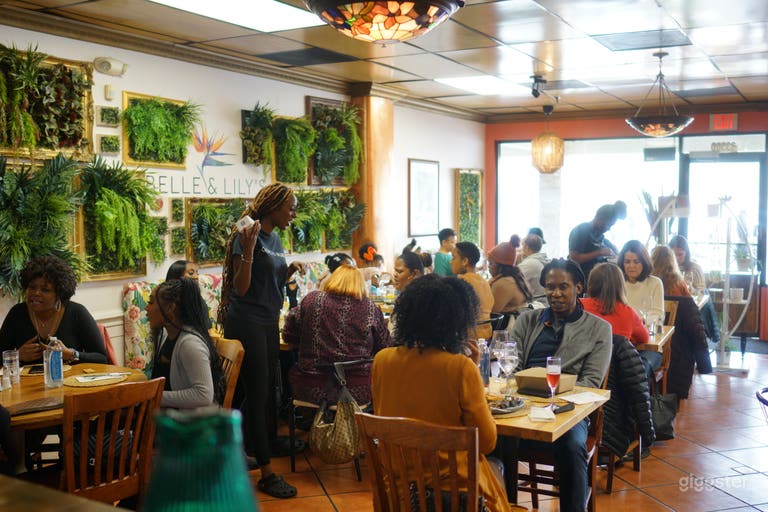  Charming Botanical Dining Room for Intimate Events 