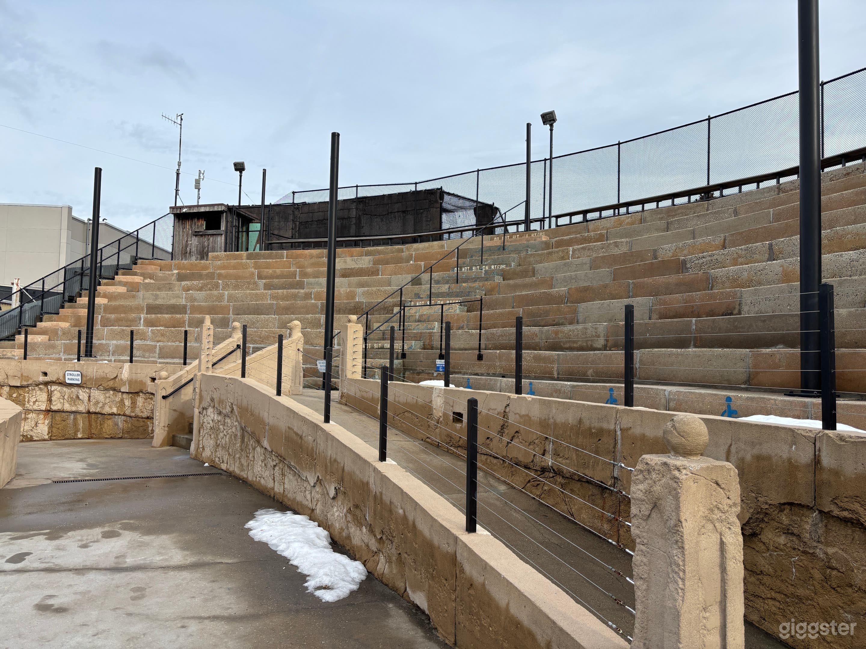Outdoor Coliseum Stadium - Aquarium in Riverhead, NY Photo 2