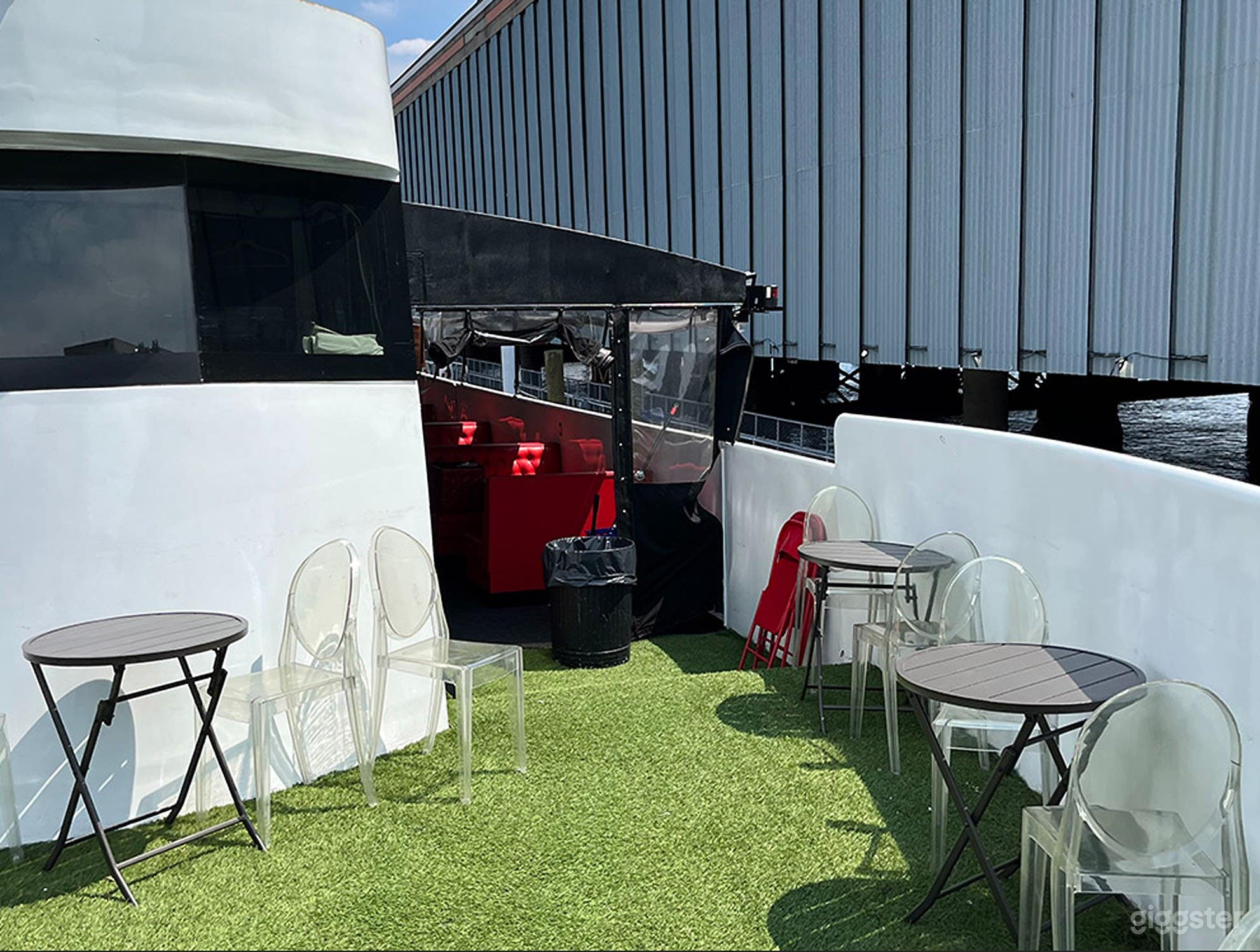 Stunning Open-Air Rooftop Deck w/ Iconic NYC Skyline Views Photo 1