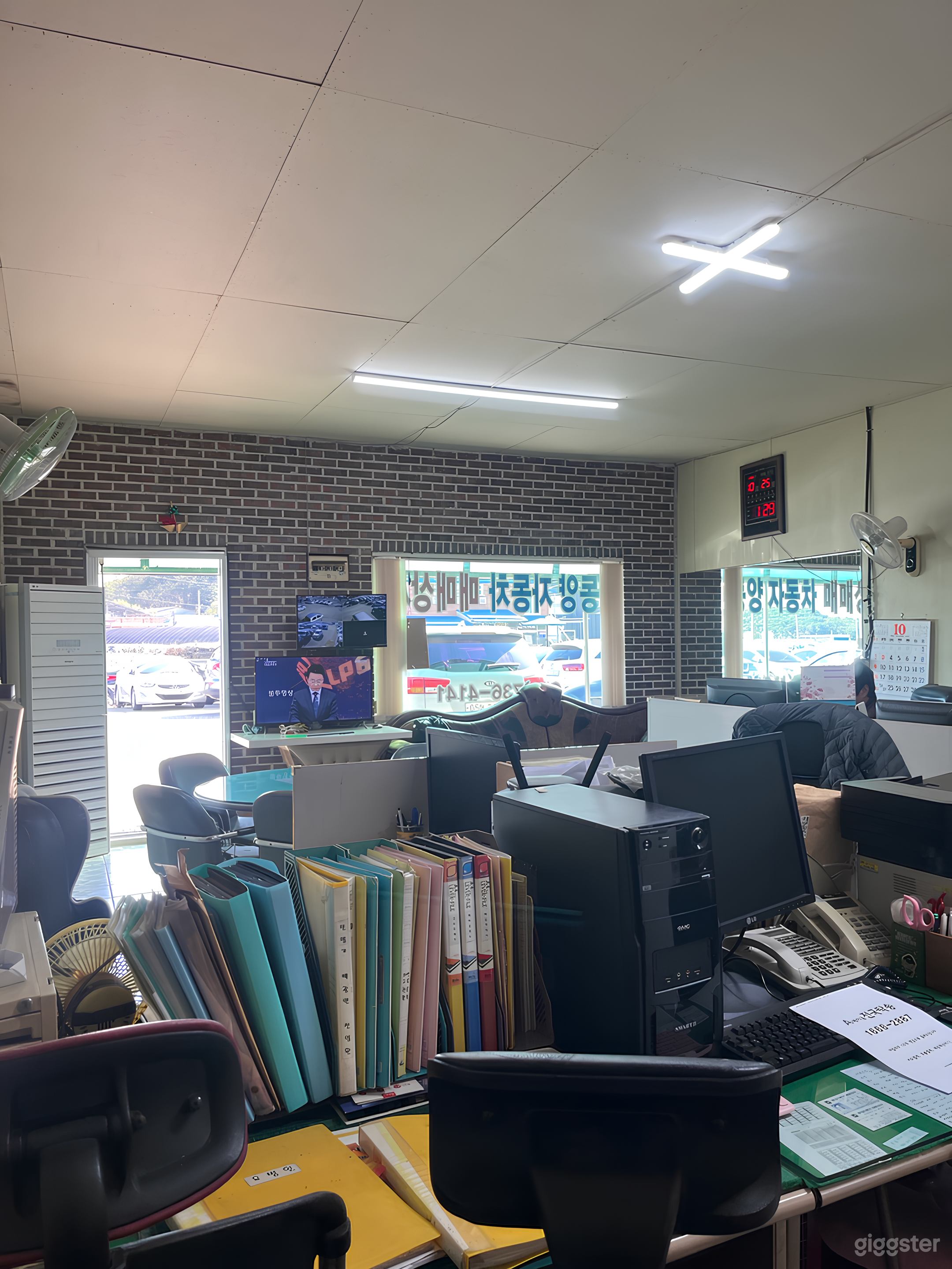 중고차 판매점 (사무실 공간) Photo 1