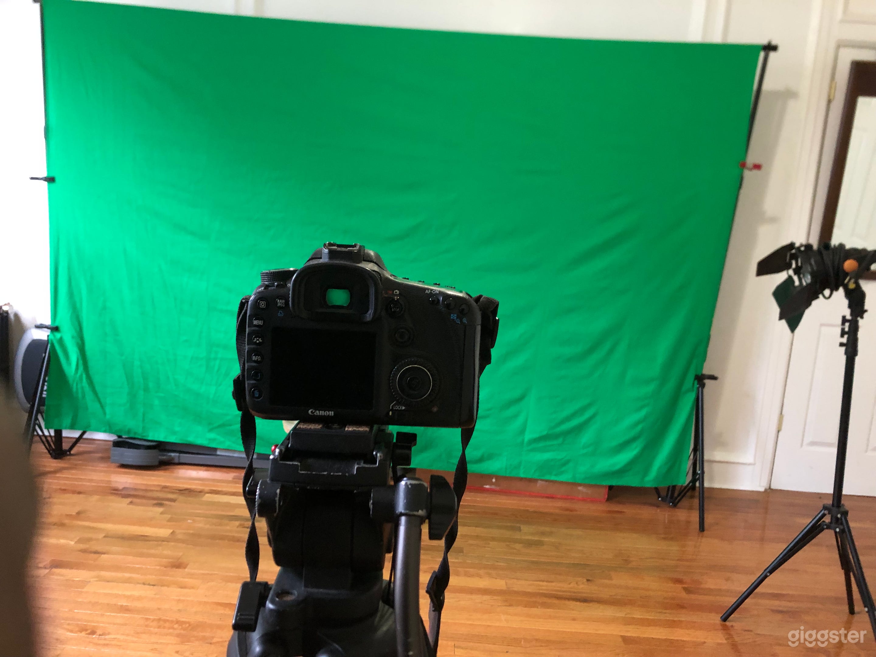 Apartment photo / green screen space Photo 3