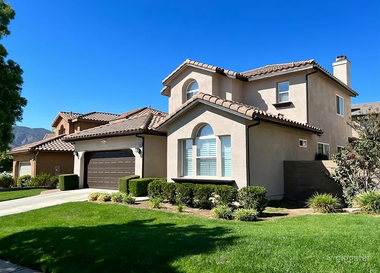  Charming Covered Backyard Patio 